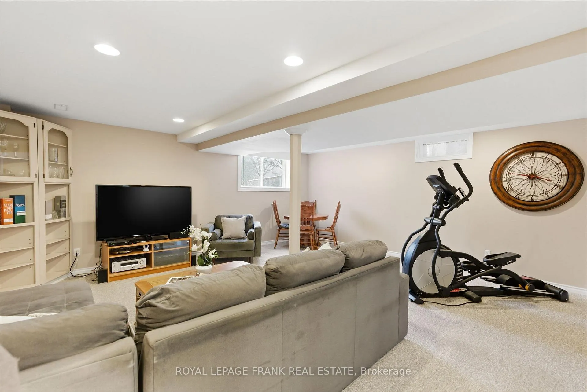 Photo 32 of 59 Short Crescent, Clarington, Courtice — HOMEH