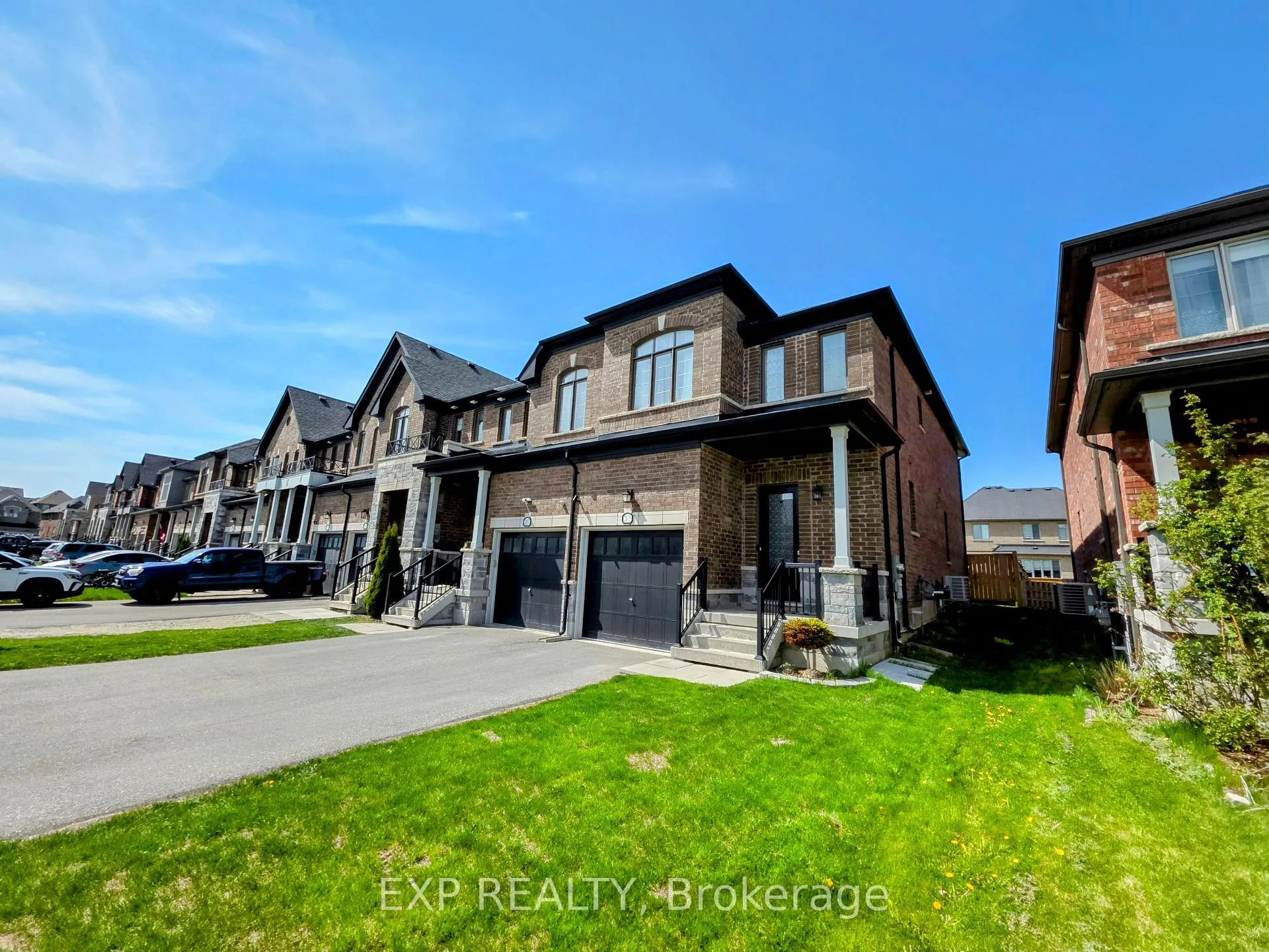 Photo 3 of 2075 Dale Road, Innisfil, Alcona — HOMEH