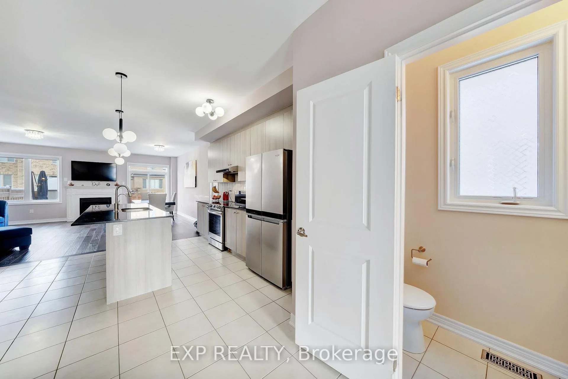 Photo 6 of 2075 Dale Road, Innisfil, Alcona — HOMEH