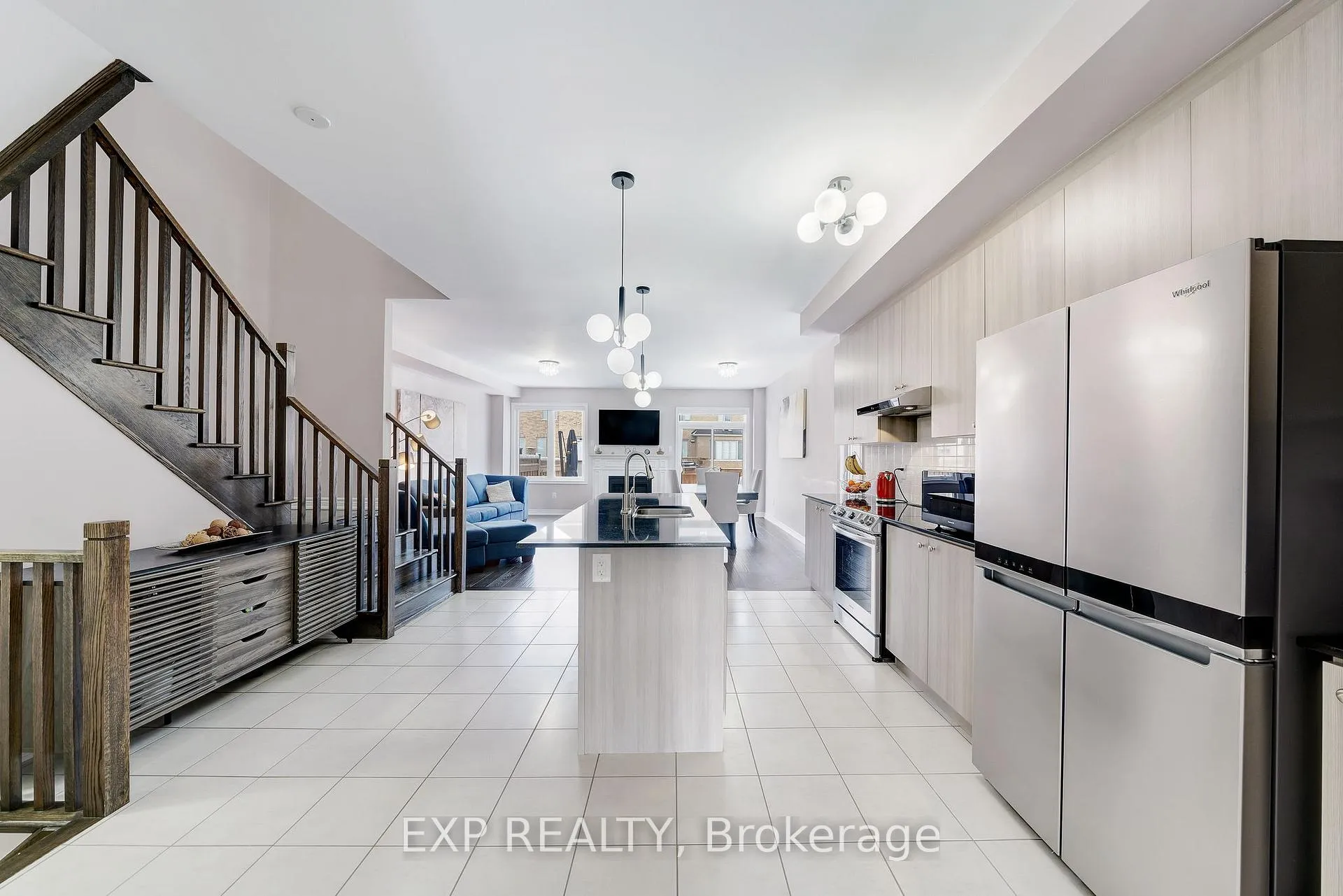 Photo 8 of 2075 Dale Road, Innisfil, Alcona — HOMEH