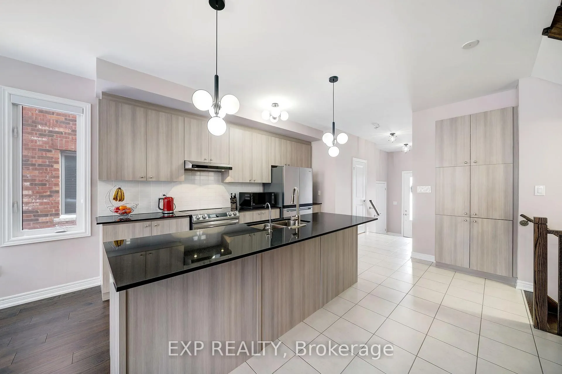 Photo 10 of 2075 Dale Road, Innisfil, Alcona — HOMEH