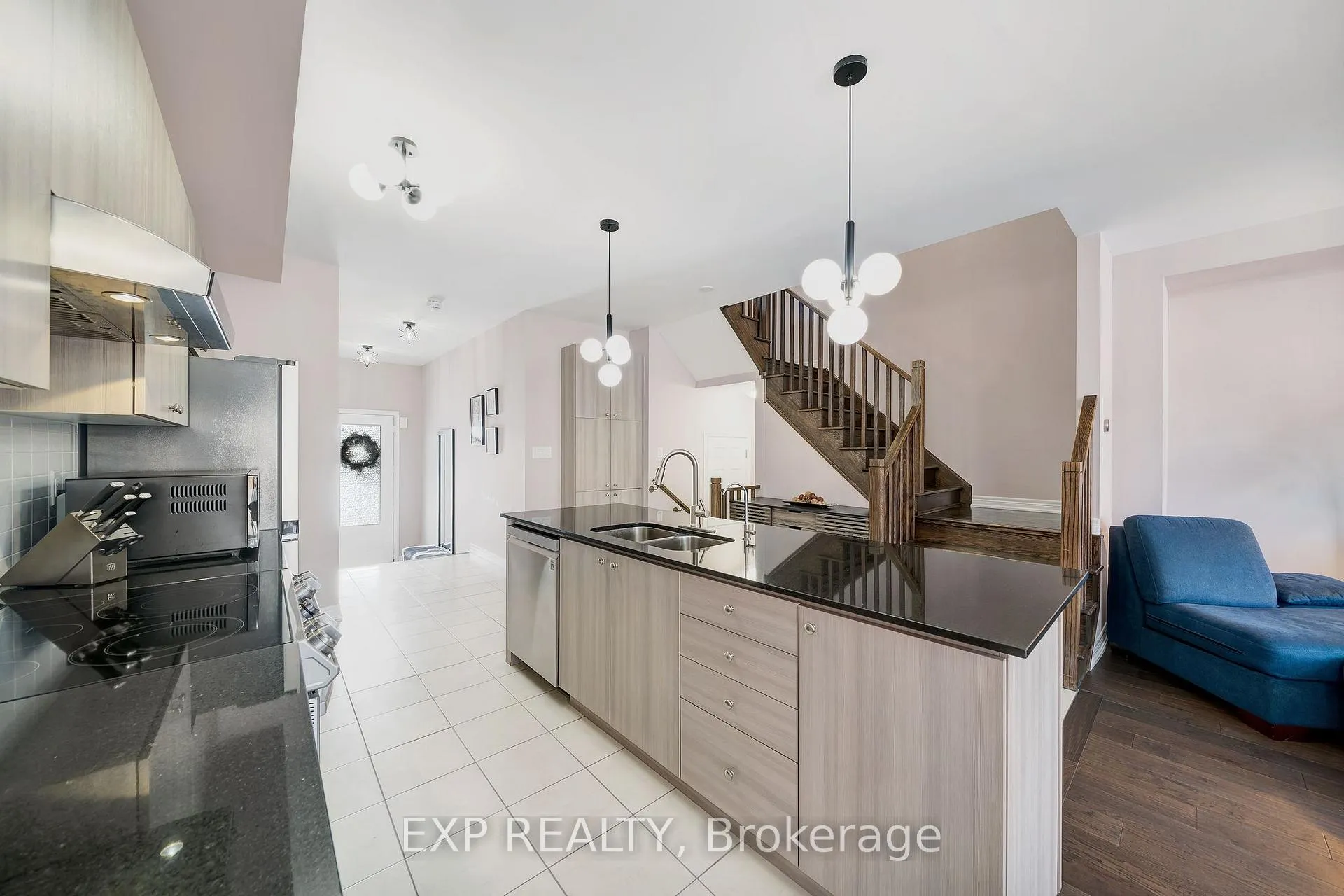 Photo 11 of 2075 Dale Road, Innisfil, Alcona — HOMEH