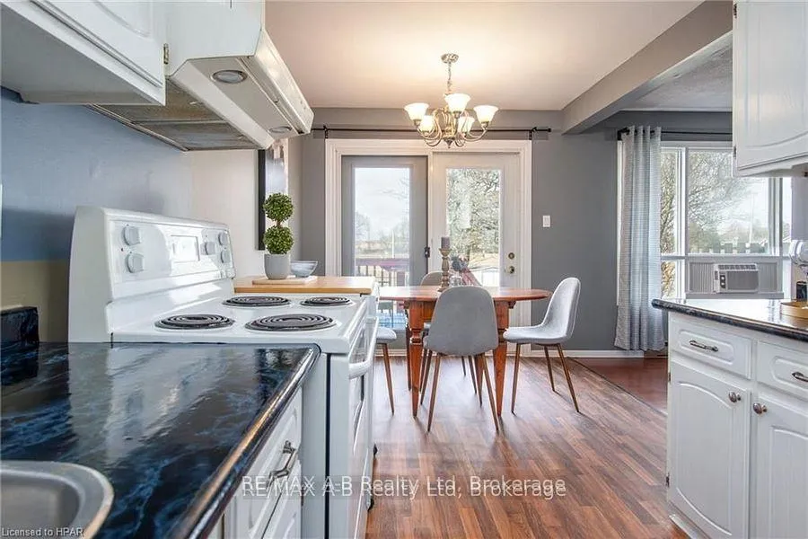 Photo 25 of 26 Dickens Place, Stratford — HOMEH