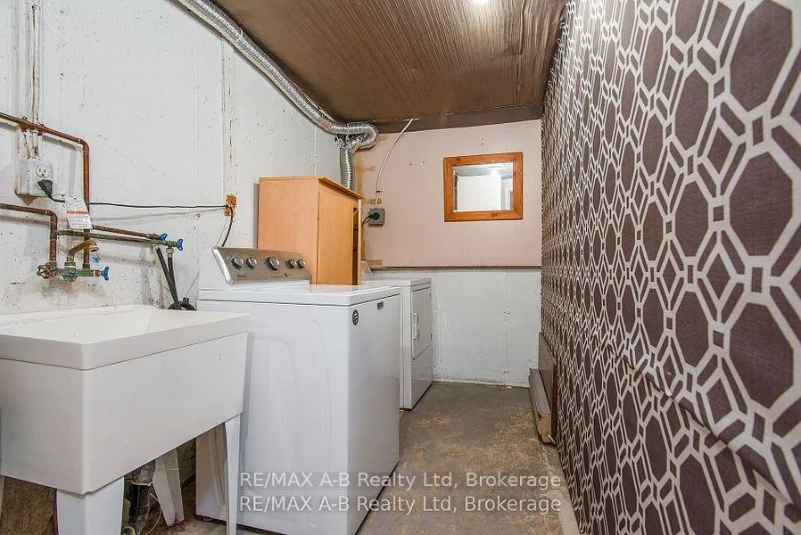 Photo 47 of 26 Dickens Place, Stratford — HOMEH