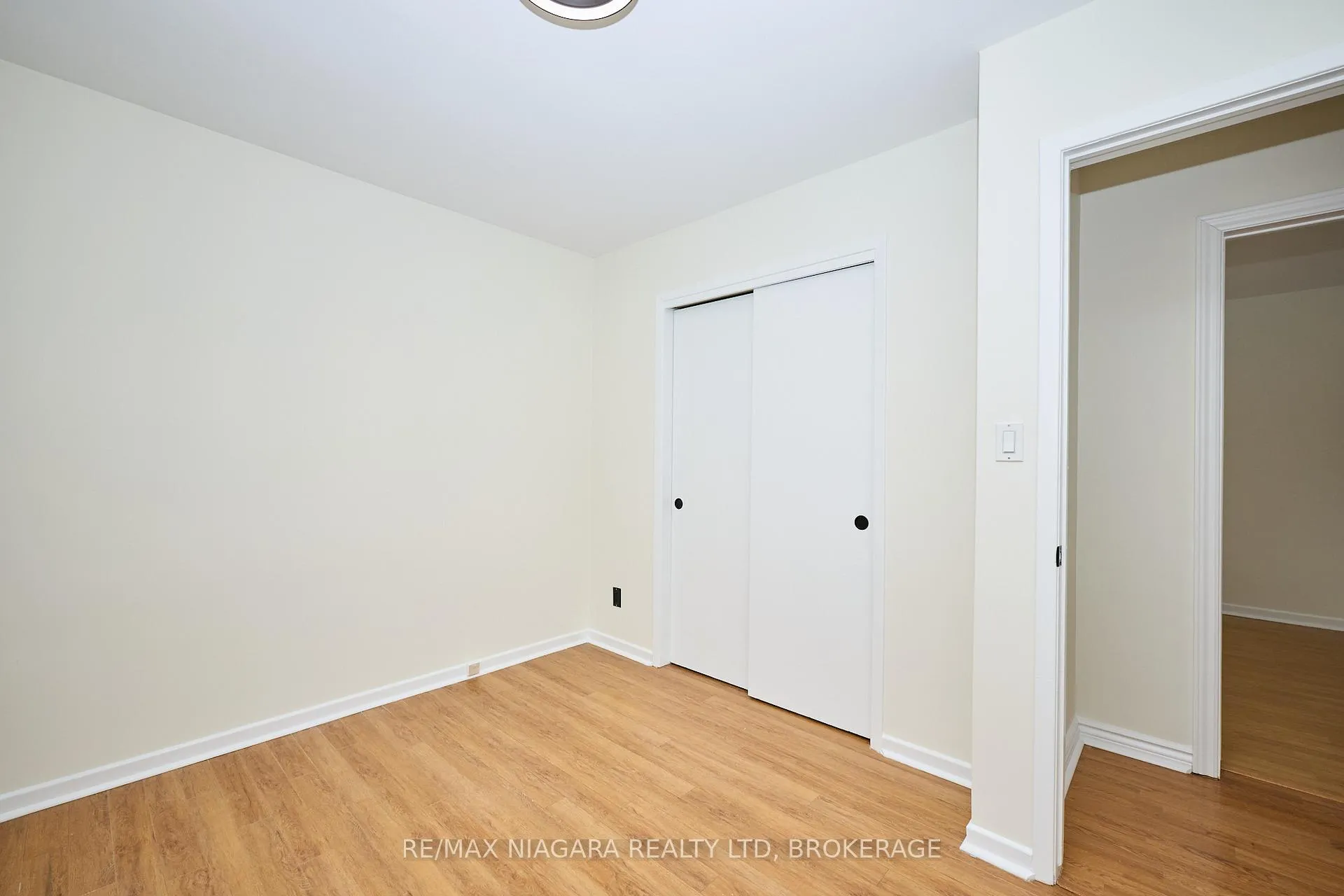 Photo 15 of 23 Alexandra Boulevard, St. Catharines, Secord Woods — HOMEH