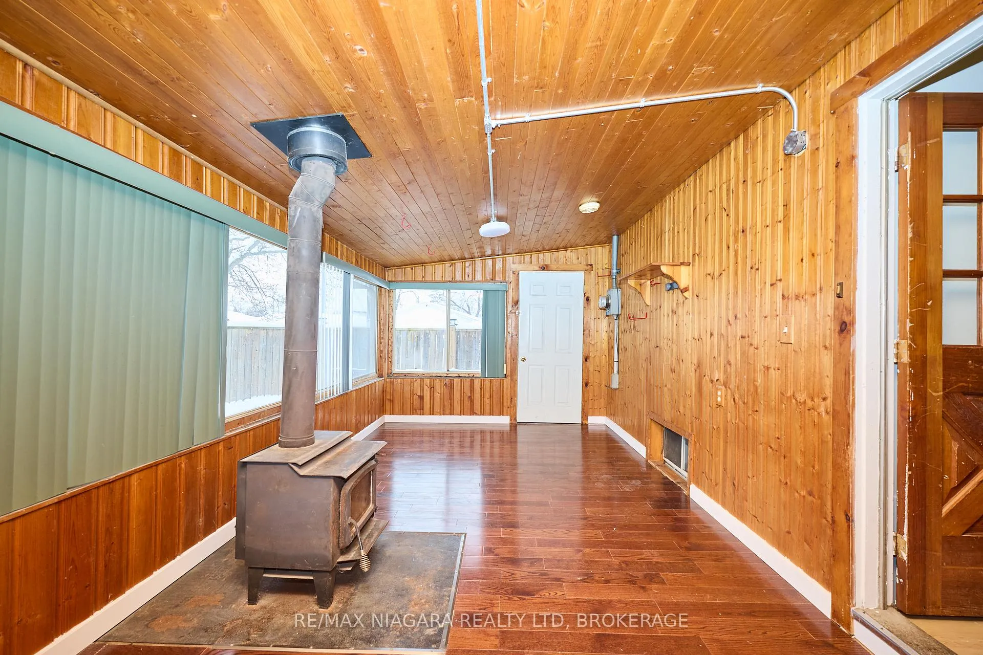 Photo 20 of 23 Alexandra Boulevard, St. Catharines, Secord Woods — HOMEH