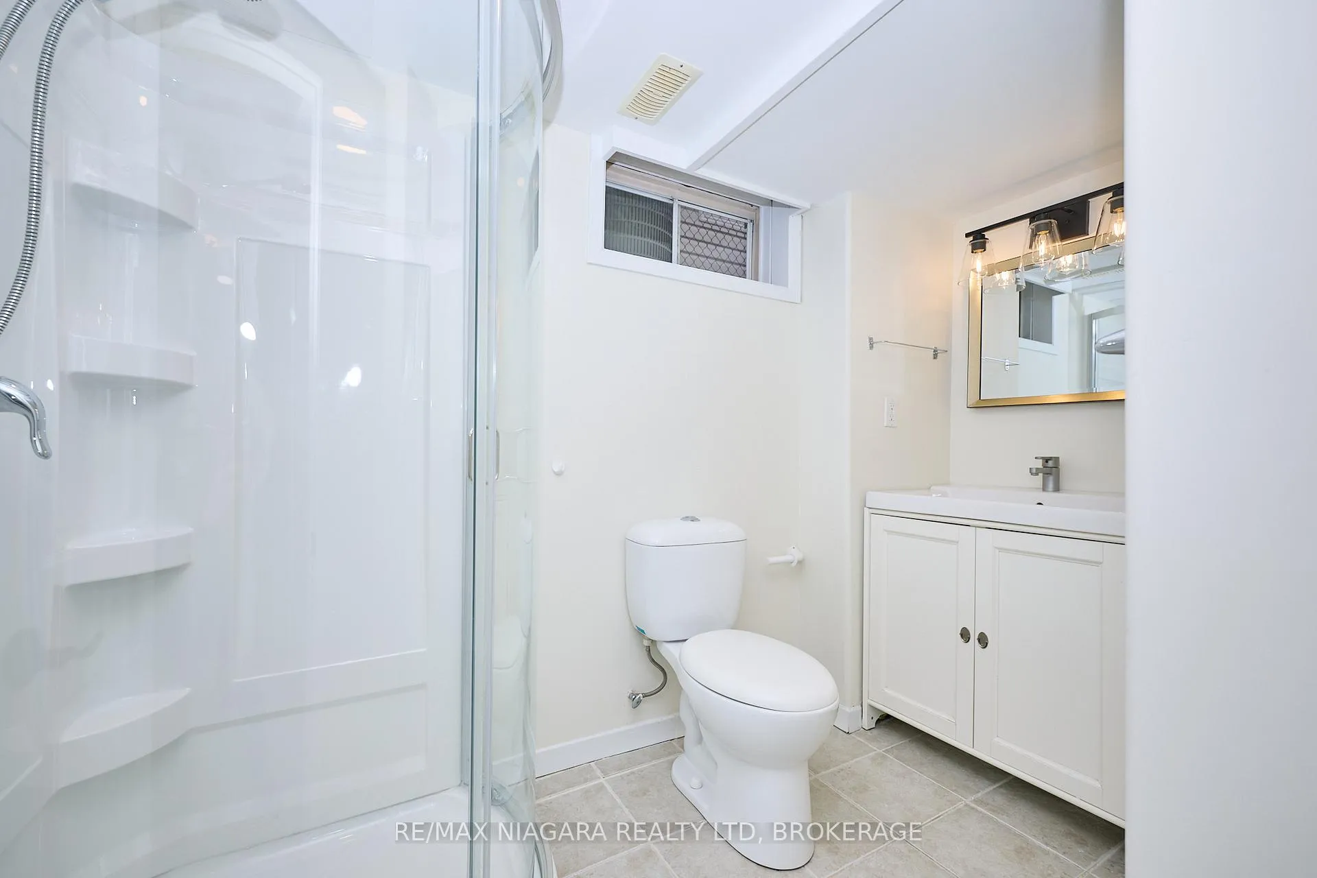 Photo 27 of 23 Alexandra Boulevard, St. Catharines, Secord Woods — HOMEH