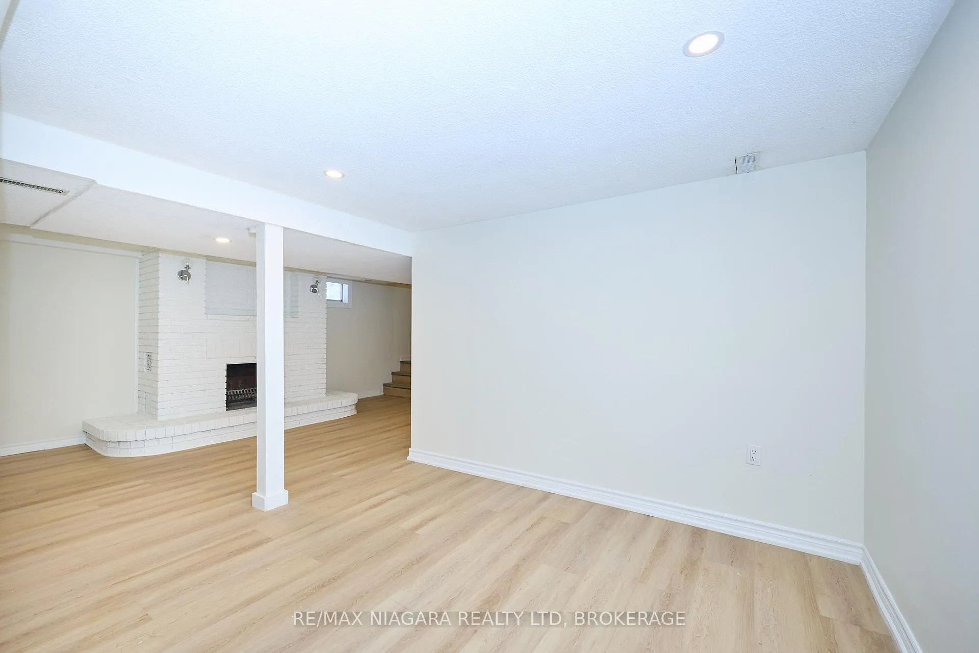 Photo 28 of 23 Alexandra Boulevard, St. Catharines, Secord Woods — HOMEH