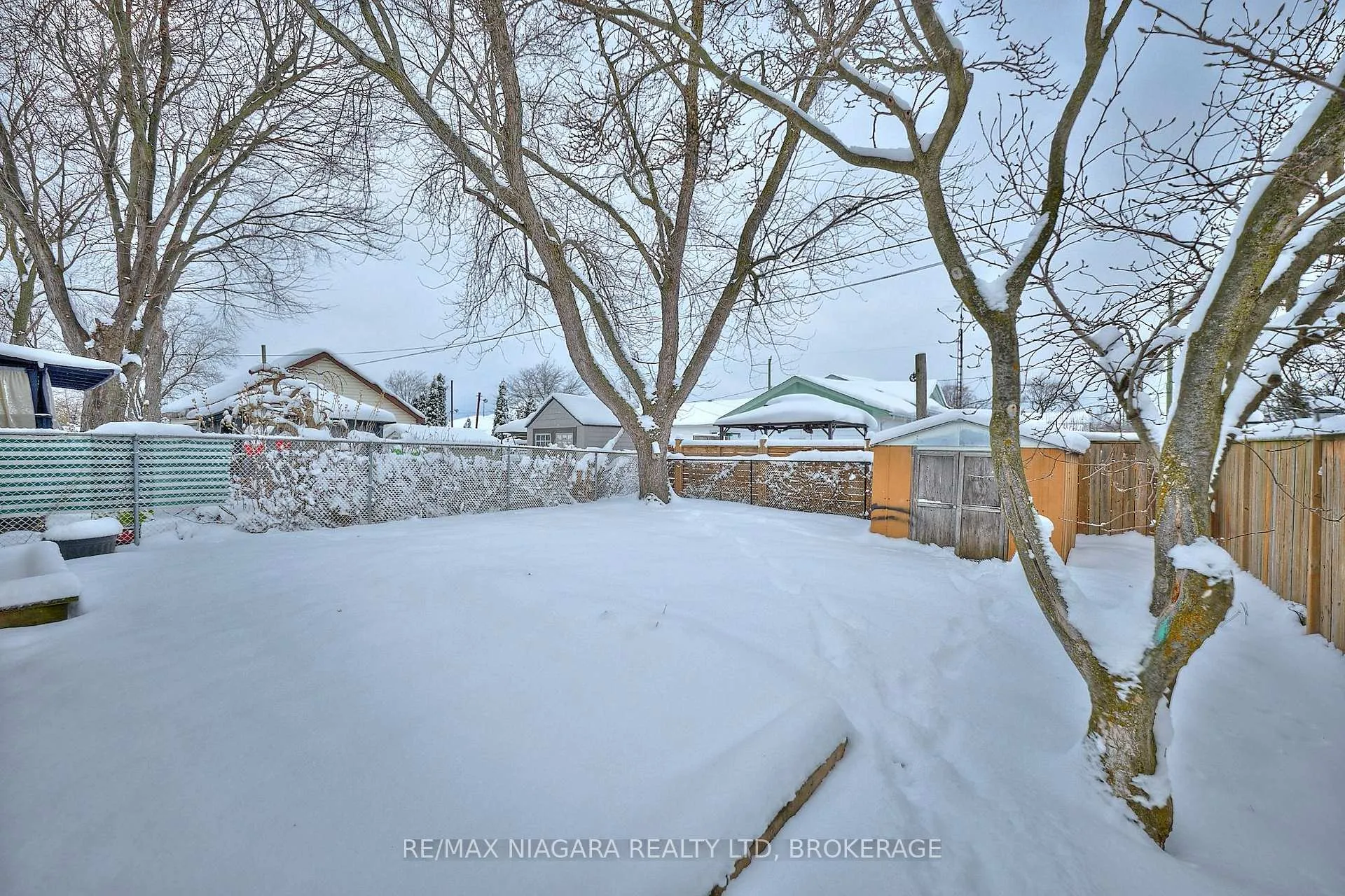 Photo 32 of 23 Alexandra Boulevard, St. Catharines, Secord Woods — HOMEH