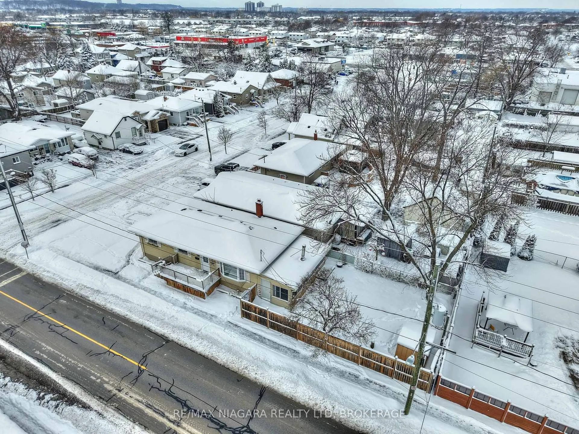 Photo 36 of 23 Alexandra Boulevard, St. Catharines, Secord Woods — HOMEH