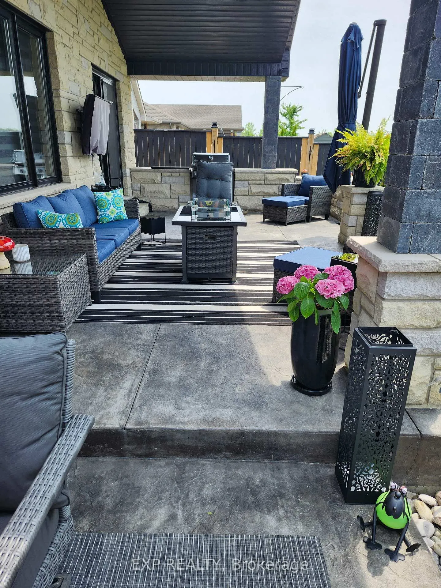 Photo 12 of 22 Oakmont Street, St. Thomas — HOMEH