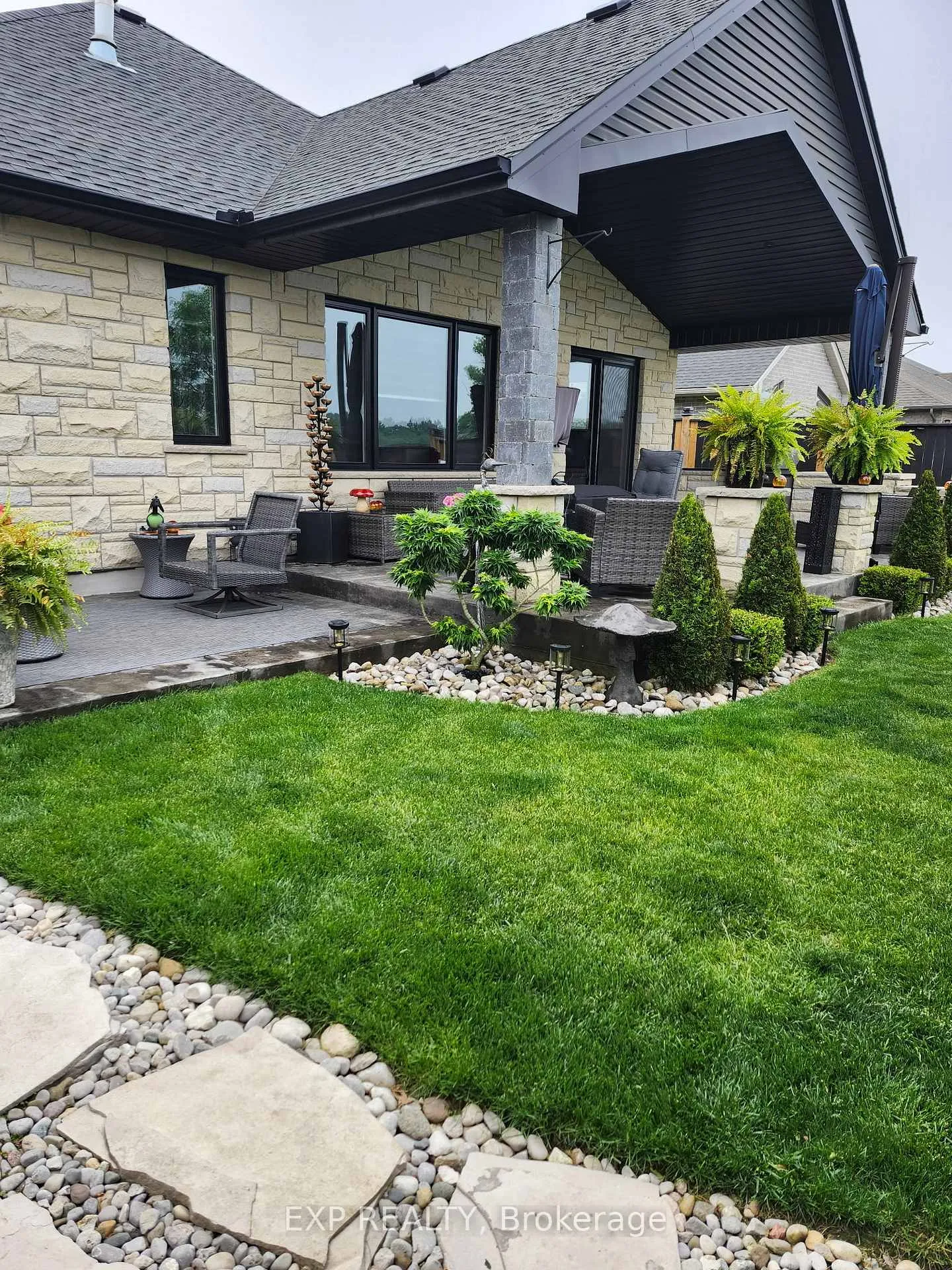 Photo 13 of 22 Oakmont Street, St. Thomas — HOMEH
