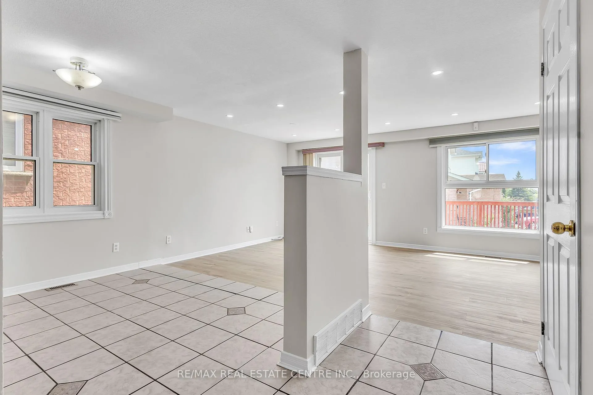 Photo 10 of 2 Waterwillow Court, Kitchener — HOMEH