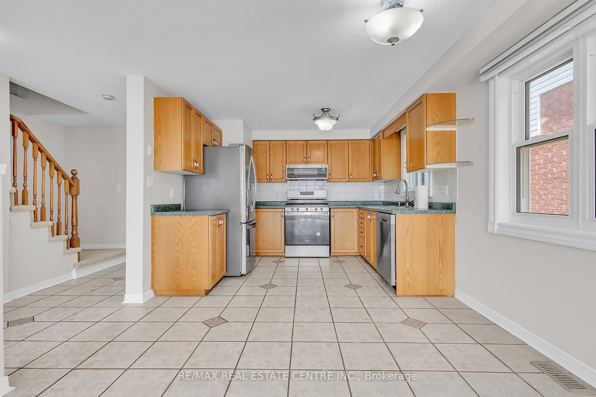 Photo 11 of 2 Waterwillow Court, Kitchener — HOMEH