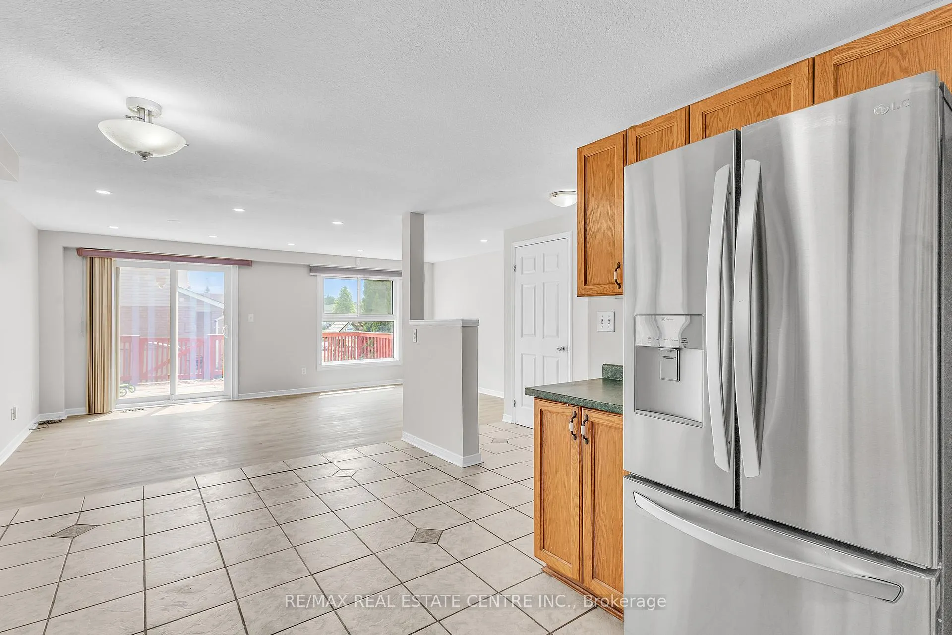 Photo 14 of 2 Waterwillow Court, Kitchener — HOMEH