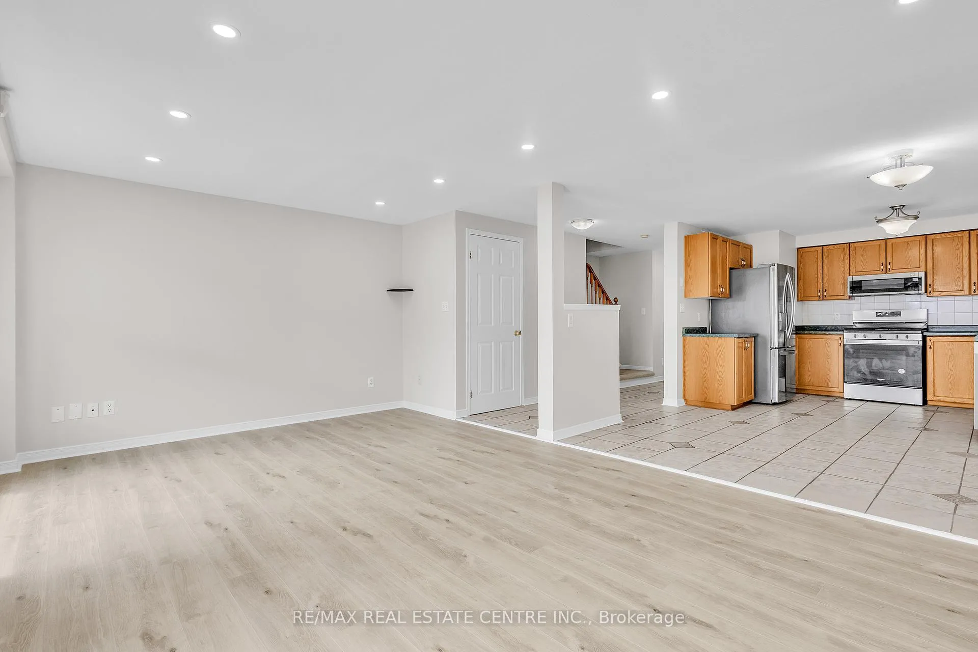 Photo 19 of 2 Waterwillow Court, Kitchener — HOMEH