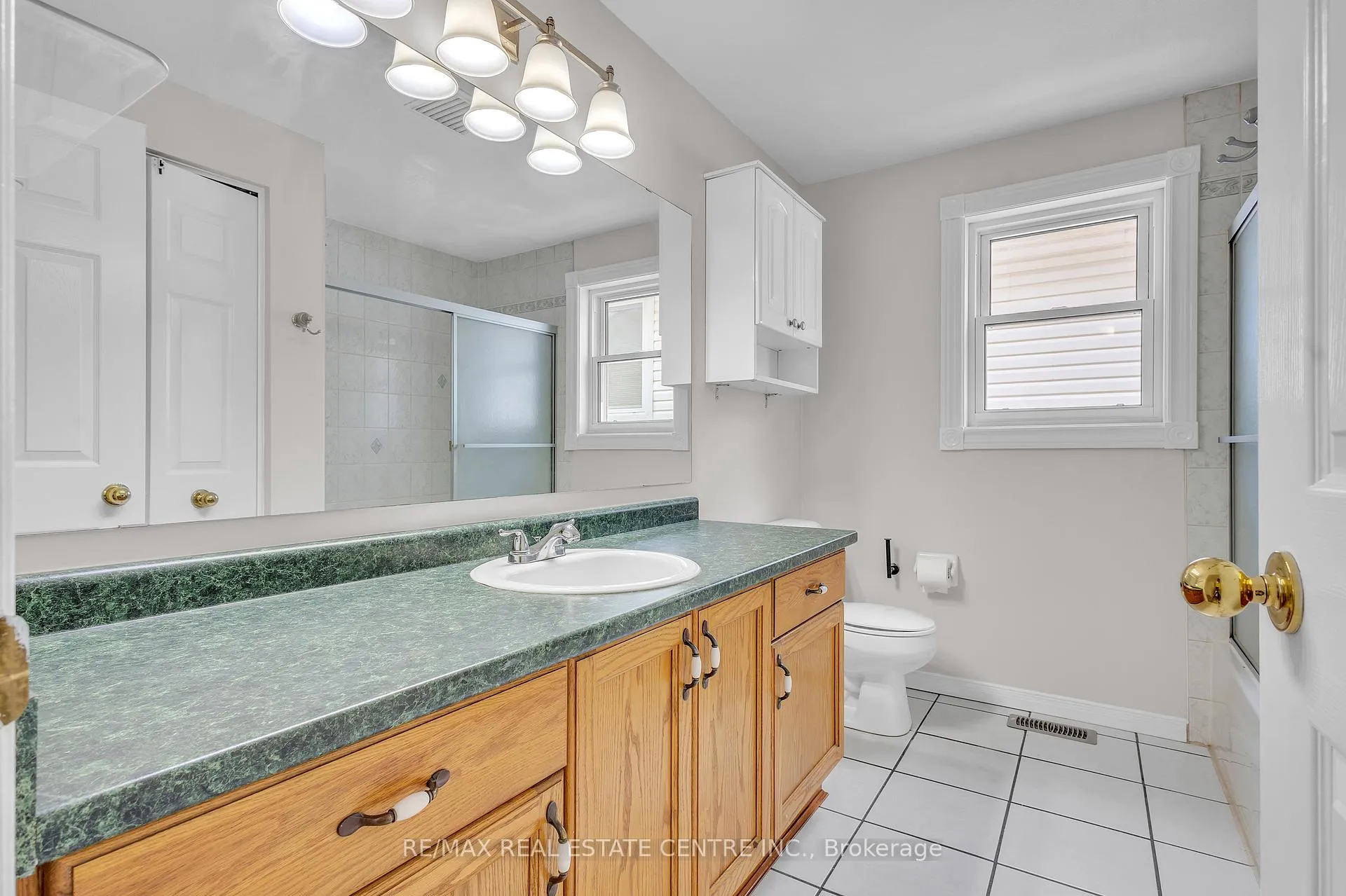 Photo 25 of 2 Waterwillow Court, Kitchener — HOMEH