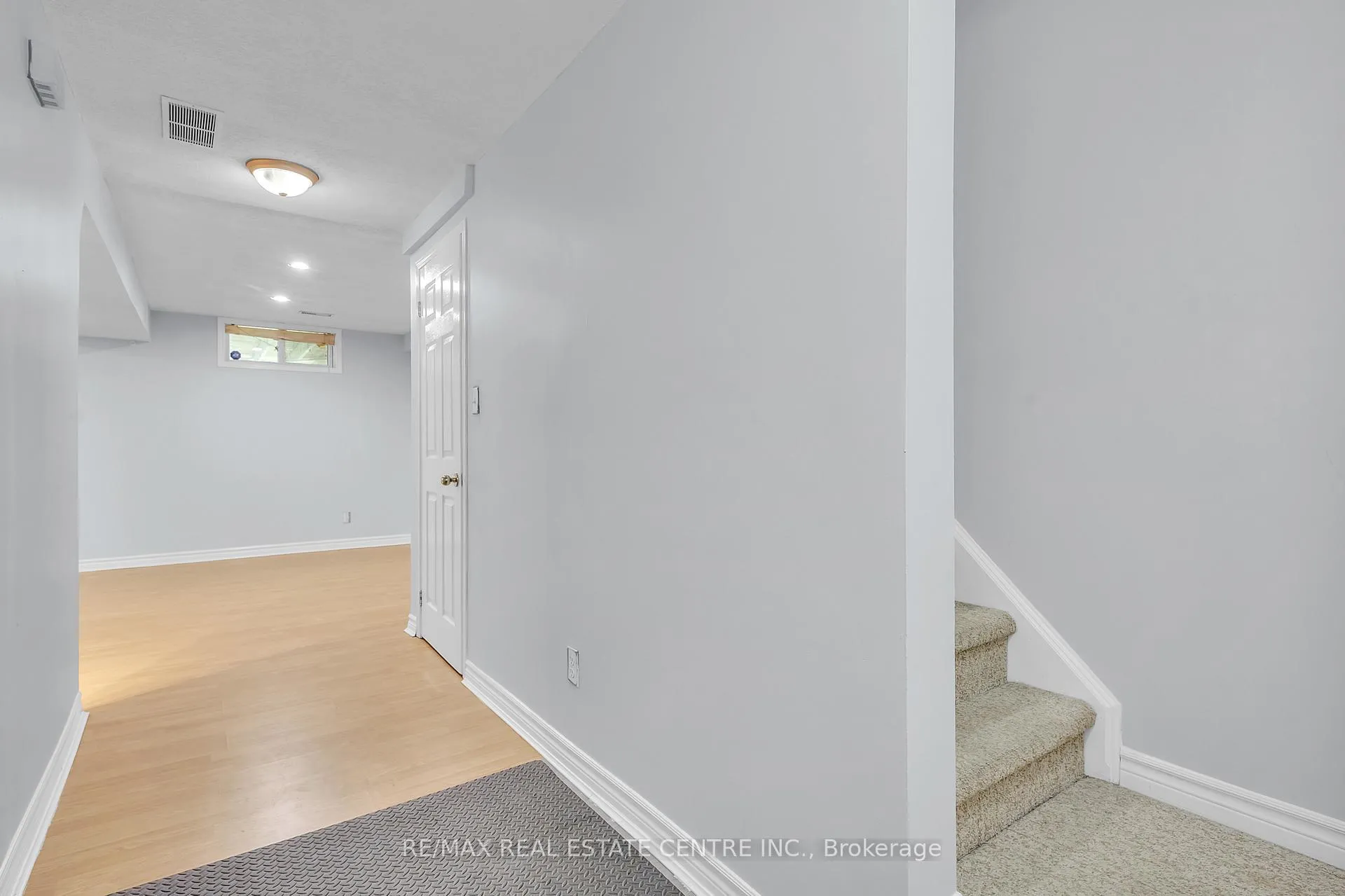 Photo 29 of 2 Waterwillow Court, Kitchener — HOMEH