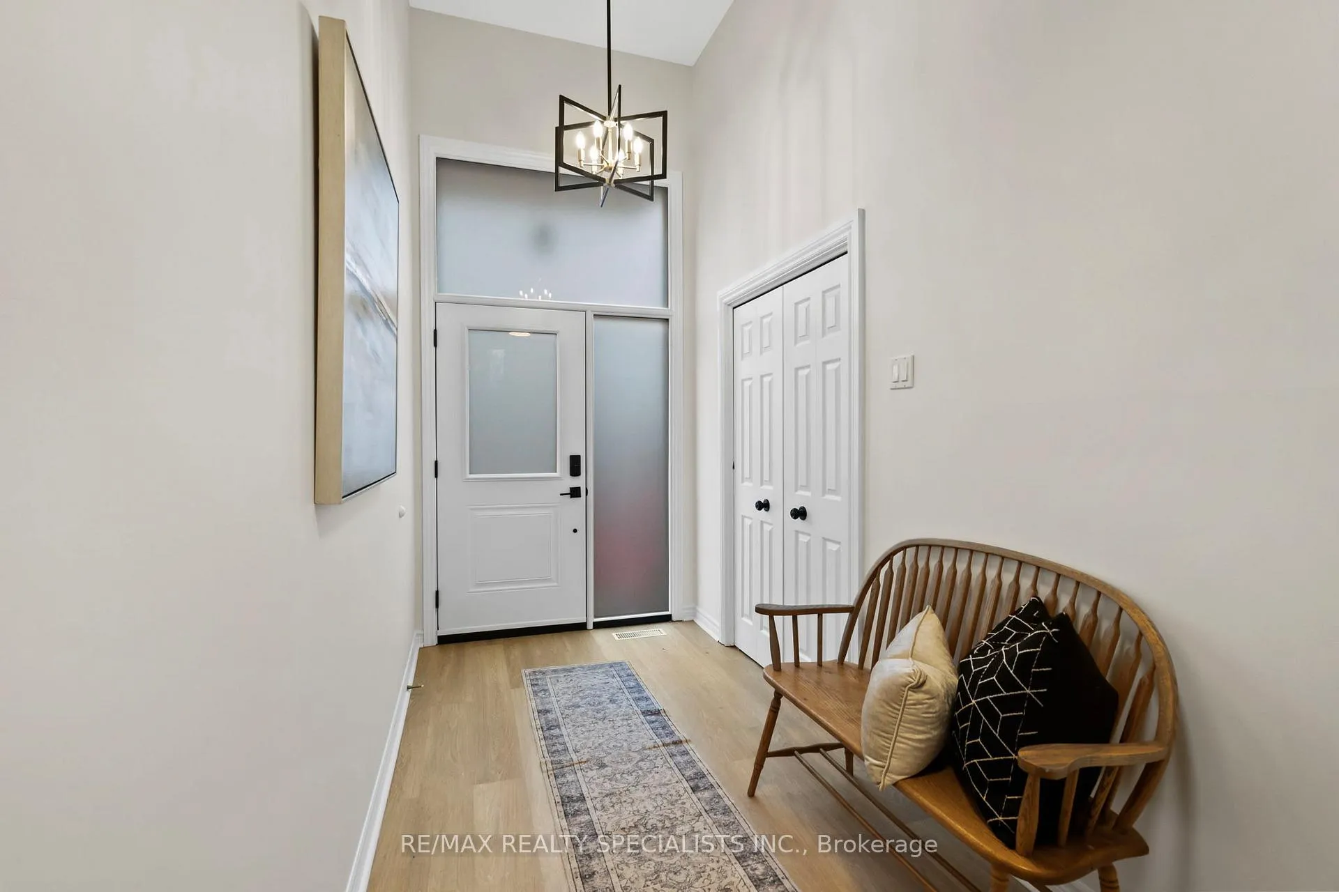 Photo 3 of 5556 Schueller Crescent, Burlington, Appleby — HOMEH