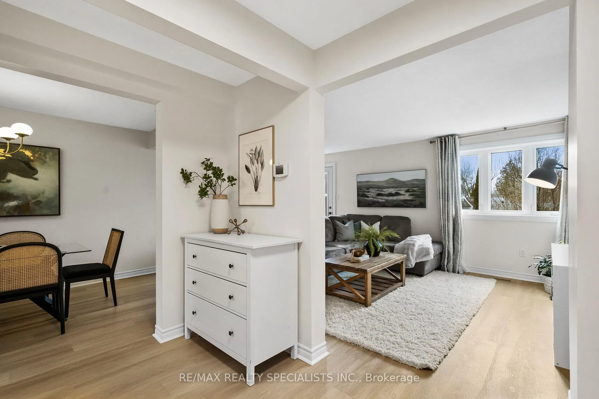 Photo 4 of 5556 Schueller Crescent, Burlington, Appleby — HOMEH