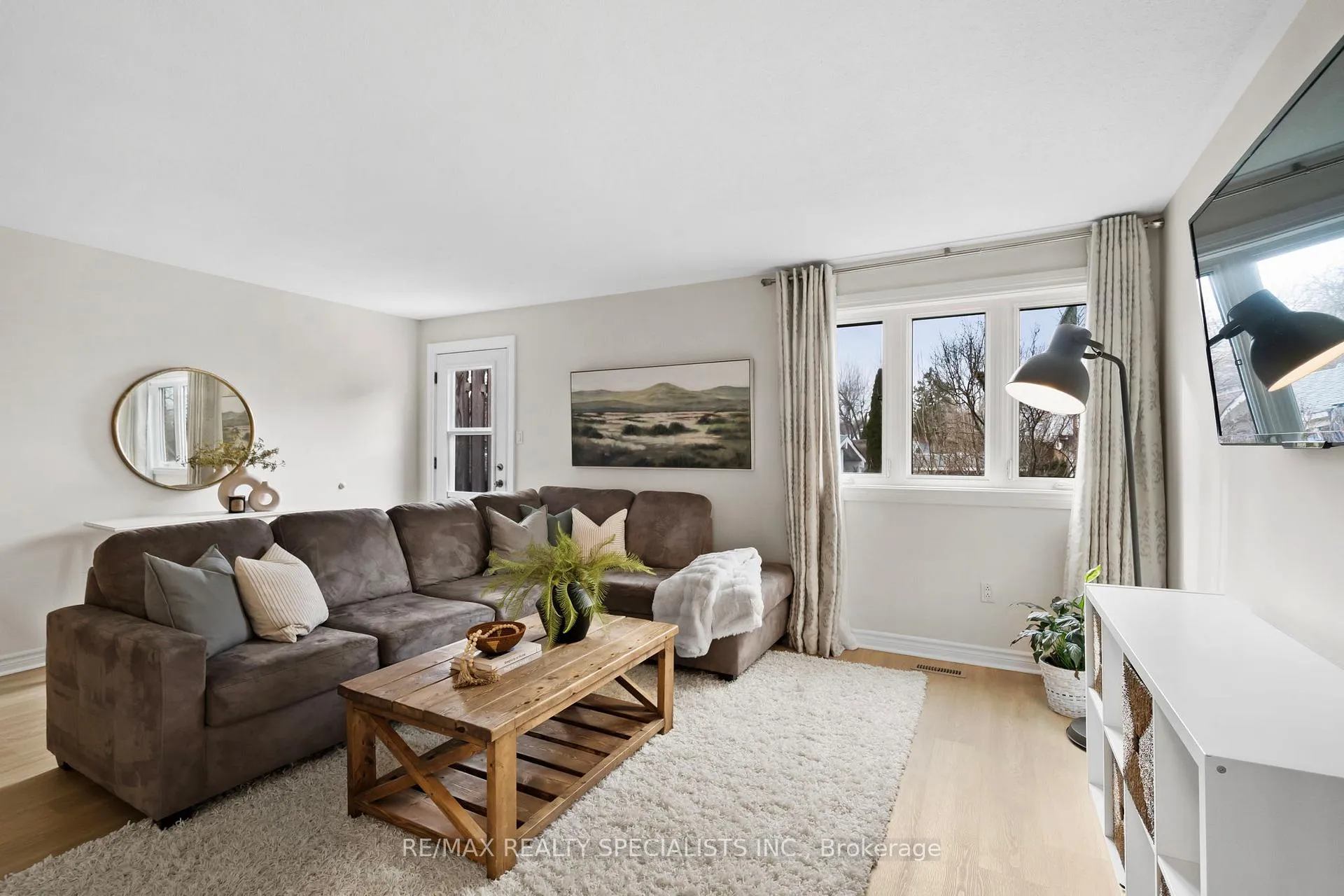 Photo 5 of 5556 Schueller Crescent, Burlington, Appleby — HOMEH