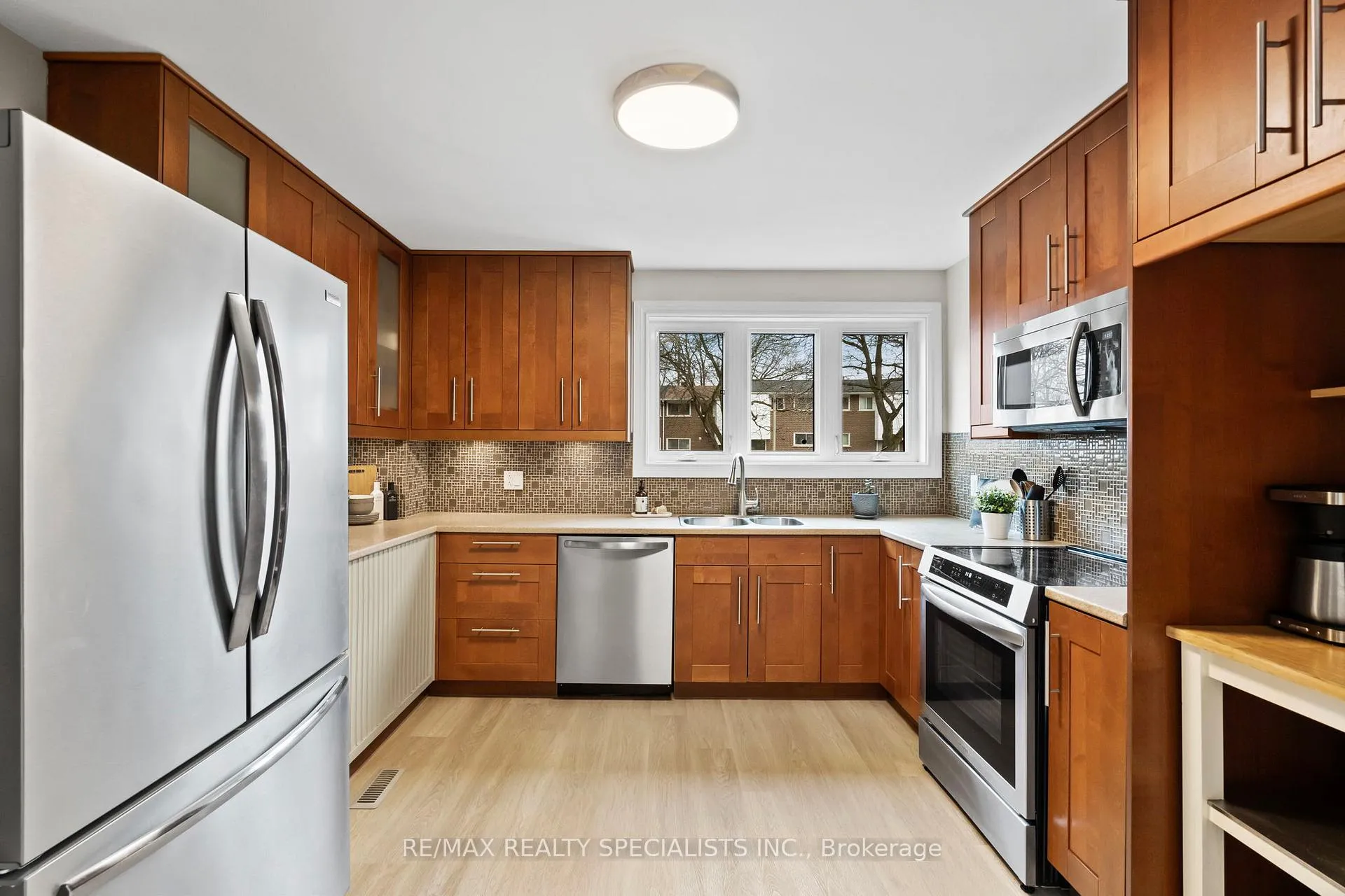 Photo 10 of 5556 Schueller Crescent, Burlington, Appleby — HOMEH