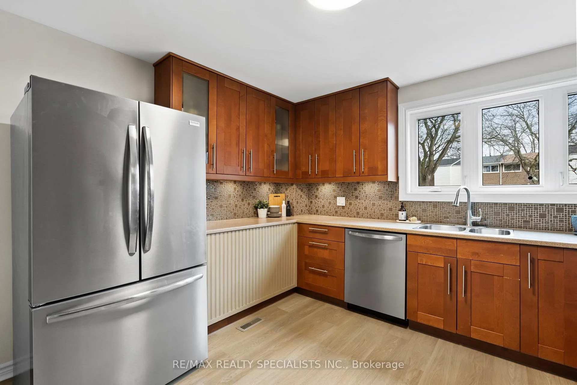 Photo 12 of 5556 Schueller Crescent, Burlington, Appleby — HOMEH