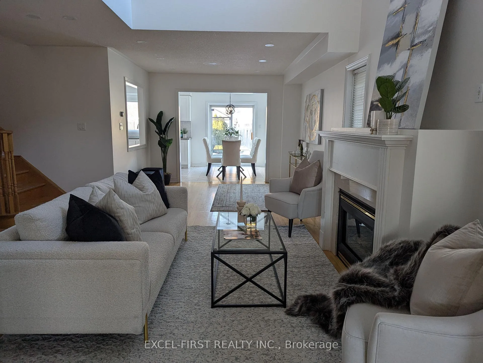 Photo 3 of 42 Sarno Street, Vaughan, Sonoma Heights — HOMEH