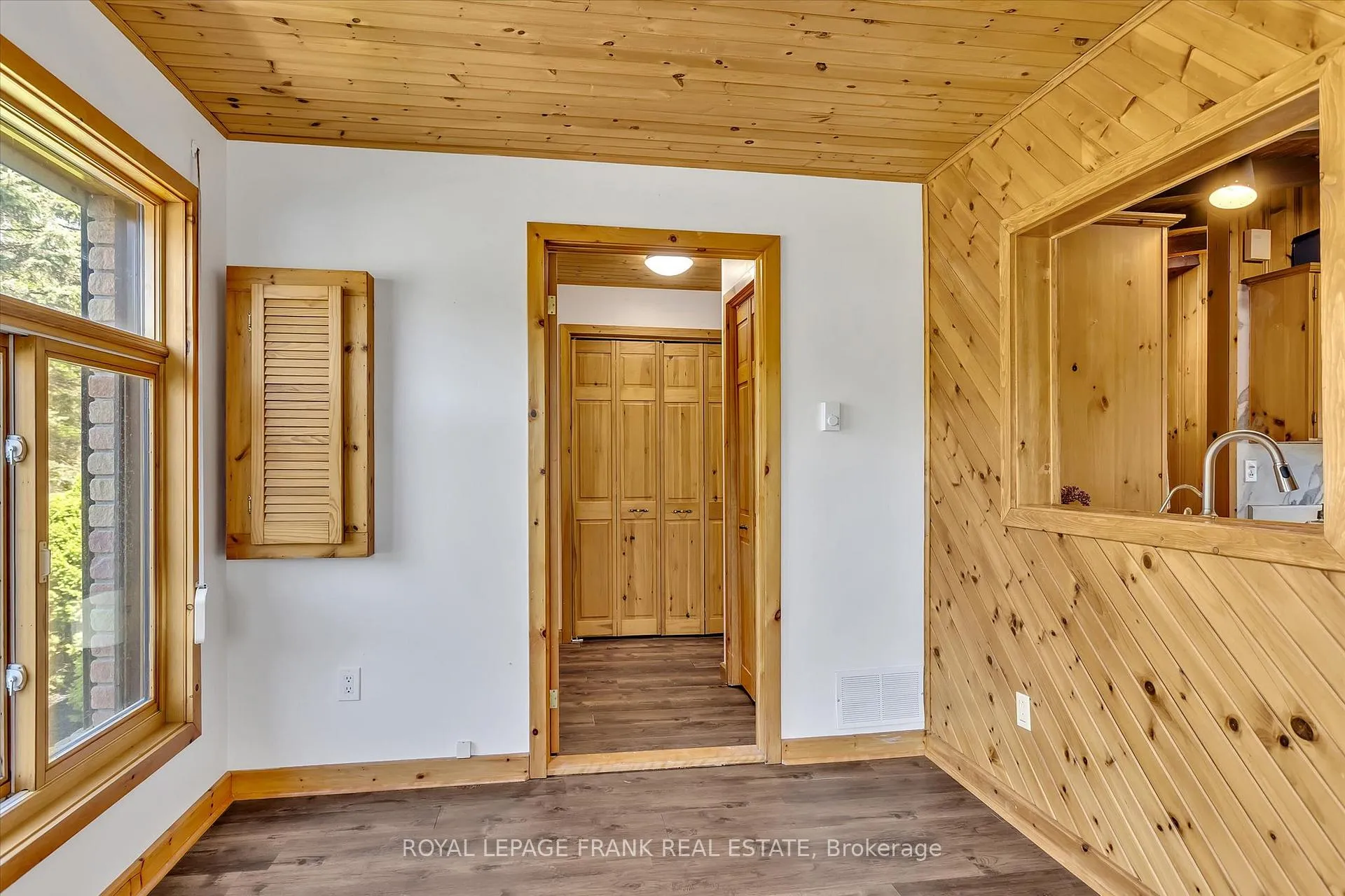 Photo 6 of 3 Clonsilla Drive, Kawartha Lakes, Verulam — HOMEH