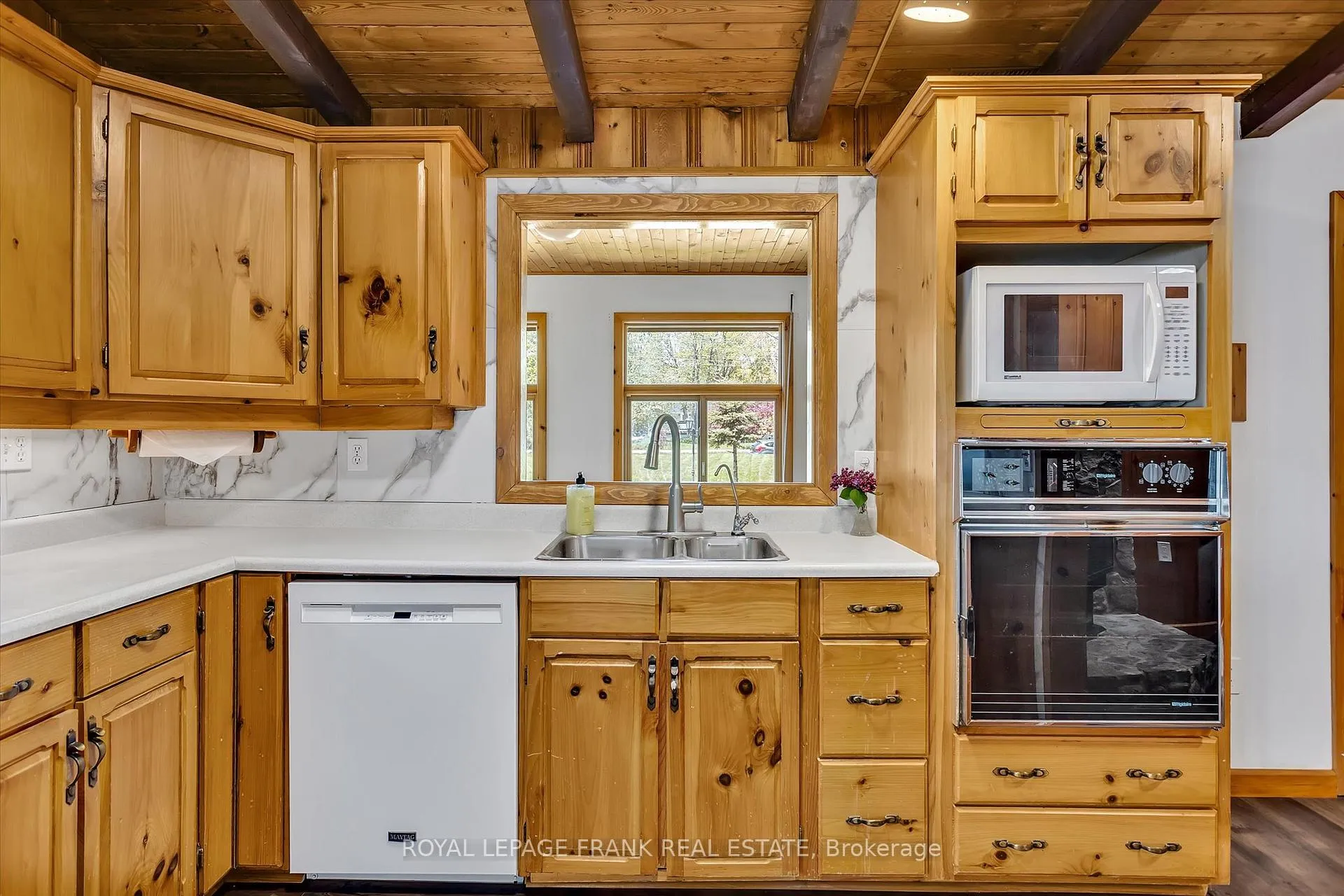 Photo 10 of 3 Clonsilla Drive, Kawartha Lakes, Verulam — HOMEH