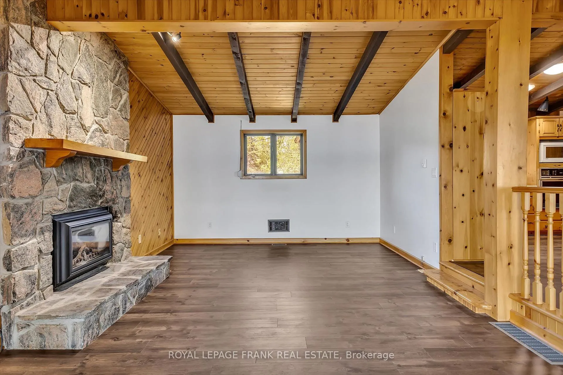 Photo 14 of 3 Clonsilla Drive, Kawartha Lakes, Verulam — HOMEH