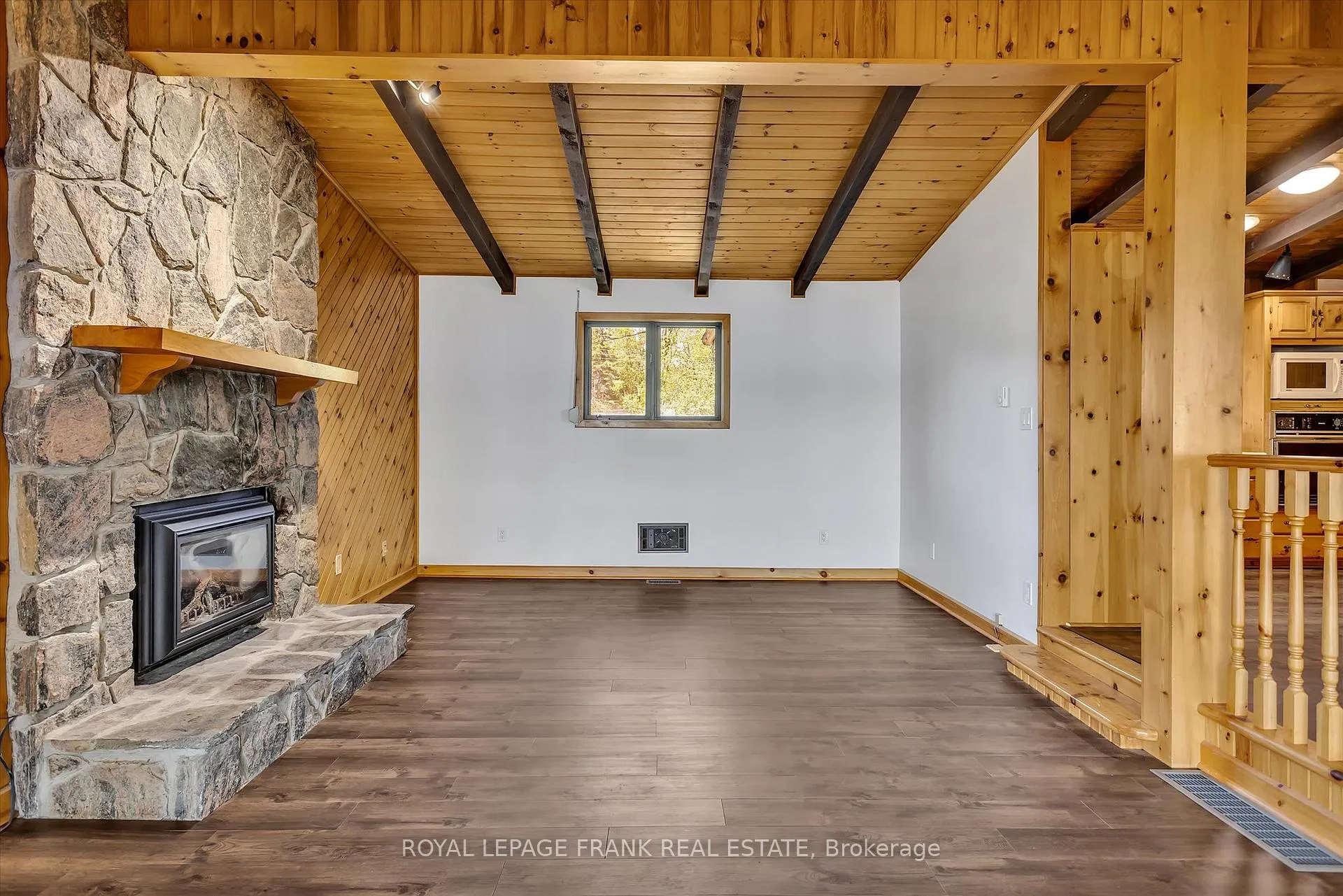 Photo 15 of 3 Clonsilla Drive, Kawartha Lakes, Verulam — HOMEH