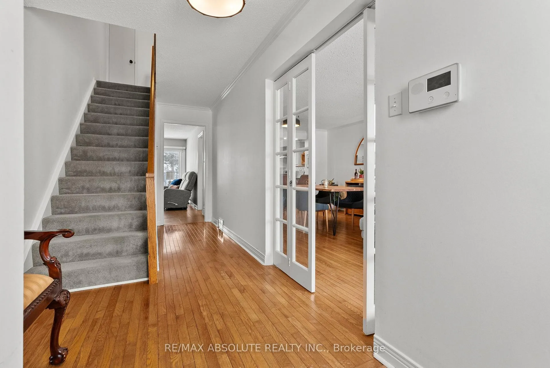 Photo 4 of 29 Bentworth Crescent, Ottawa, Craig Henry/Woodvale — HOMEH