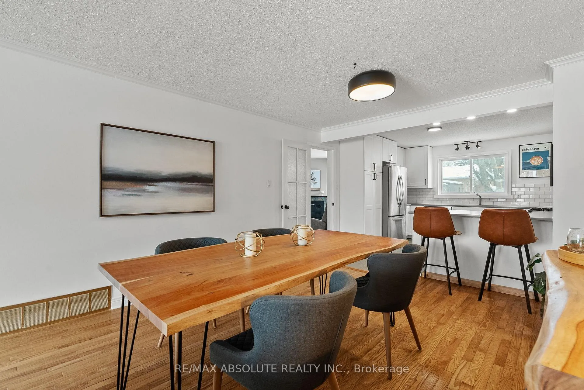 Photo 9 of 29 Bentworth Crescent, Ottawa, Craig Henry/Woodvale — HOMEH