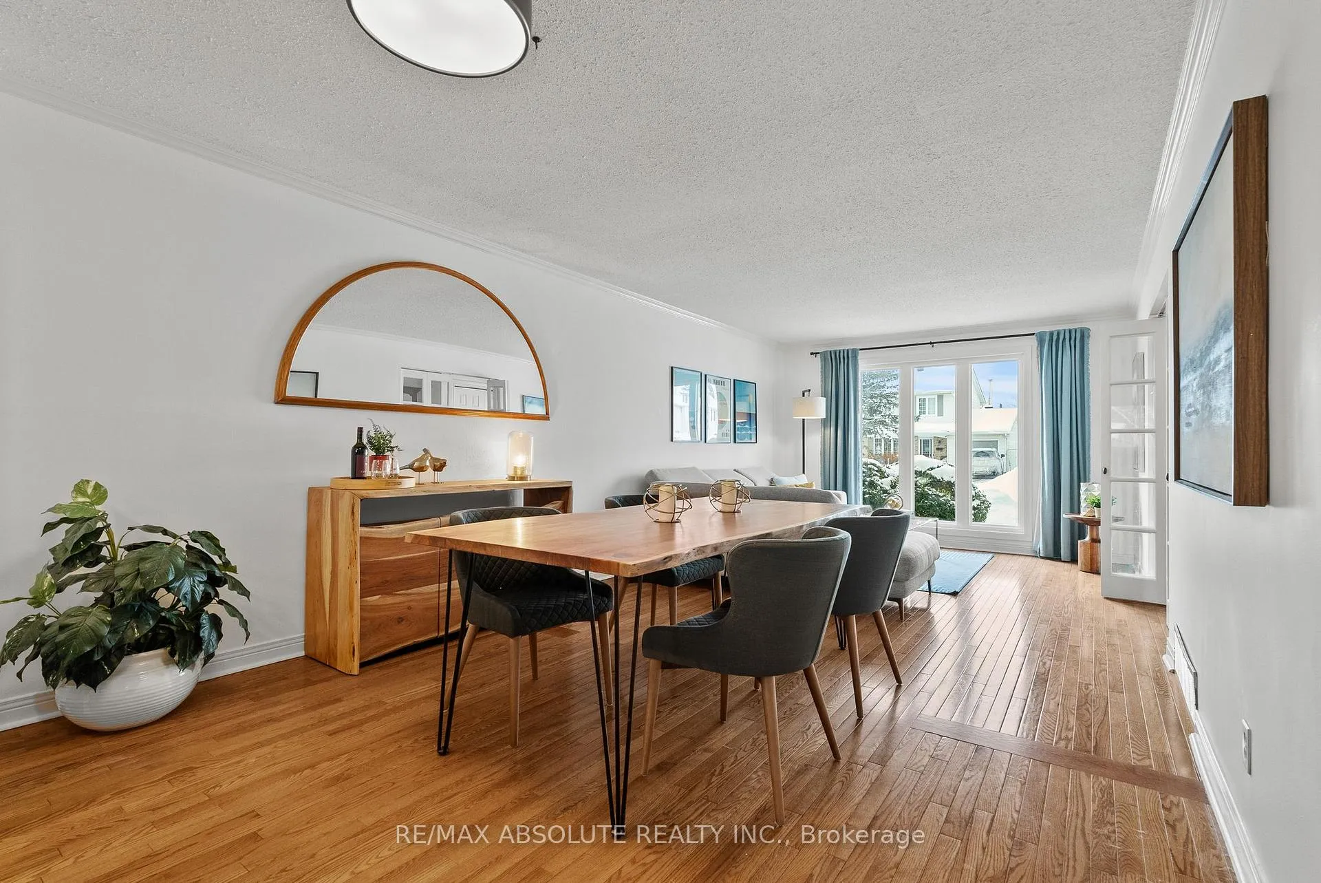 Photo 11 of 29 Bentworth Crescent, Ottawa, Craig Henry/Woodvale — HOMEH