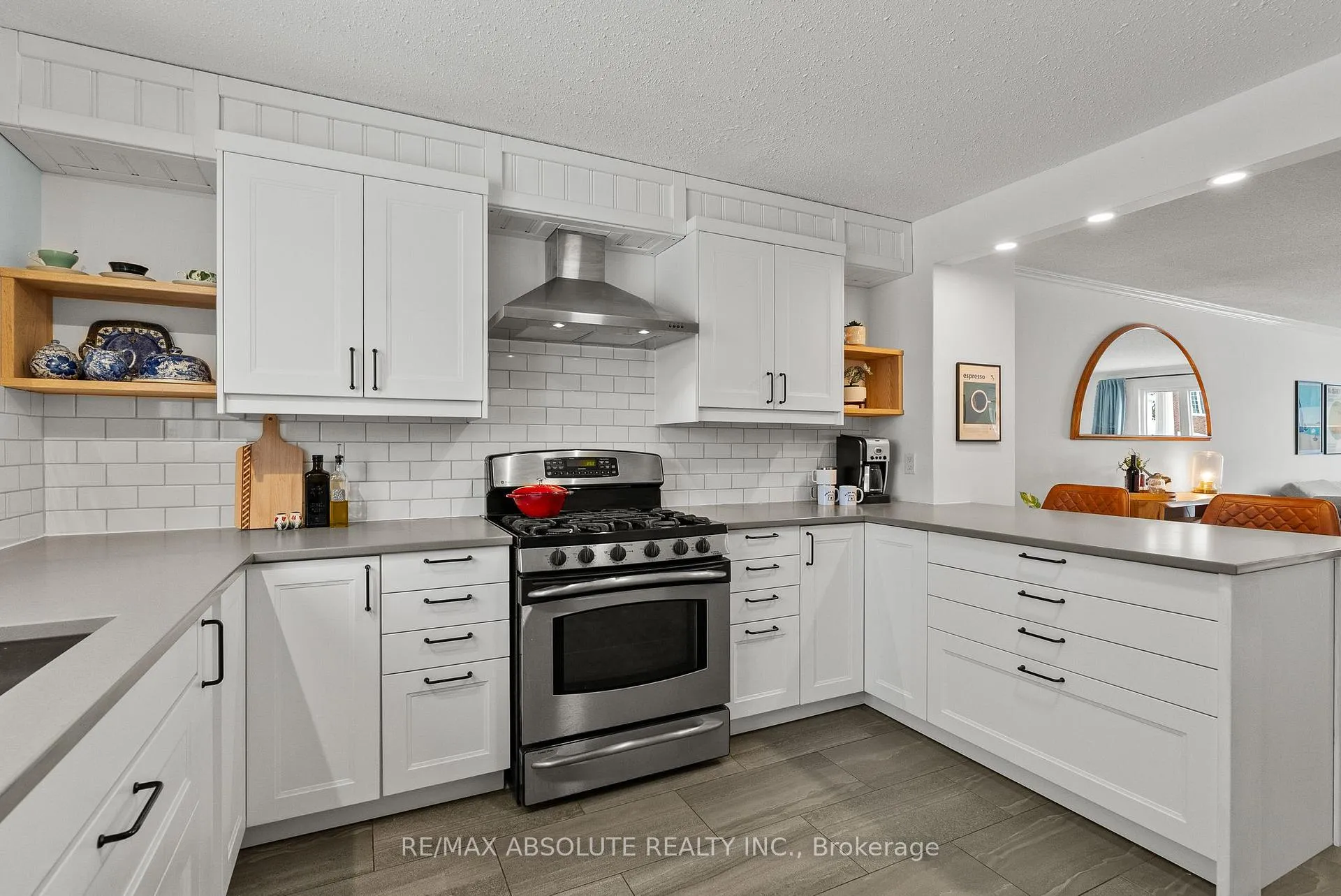 Photo 16 of 29 Bentworth Crescent, Ottawa, Craig Henry/Woodvale — HOMEH