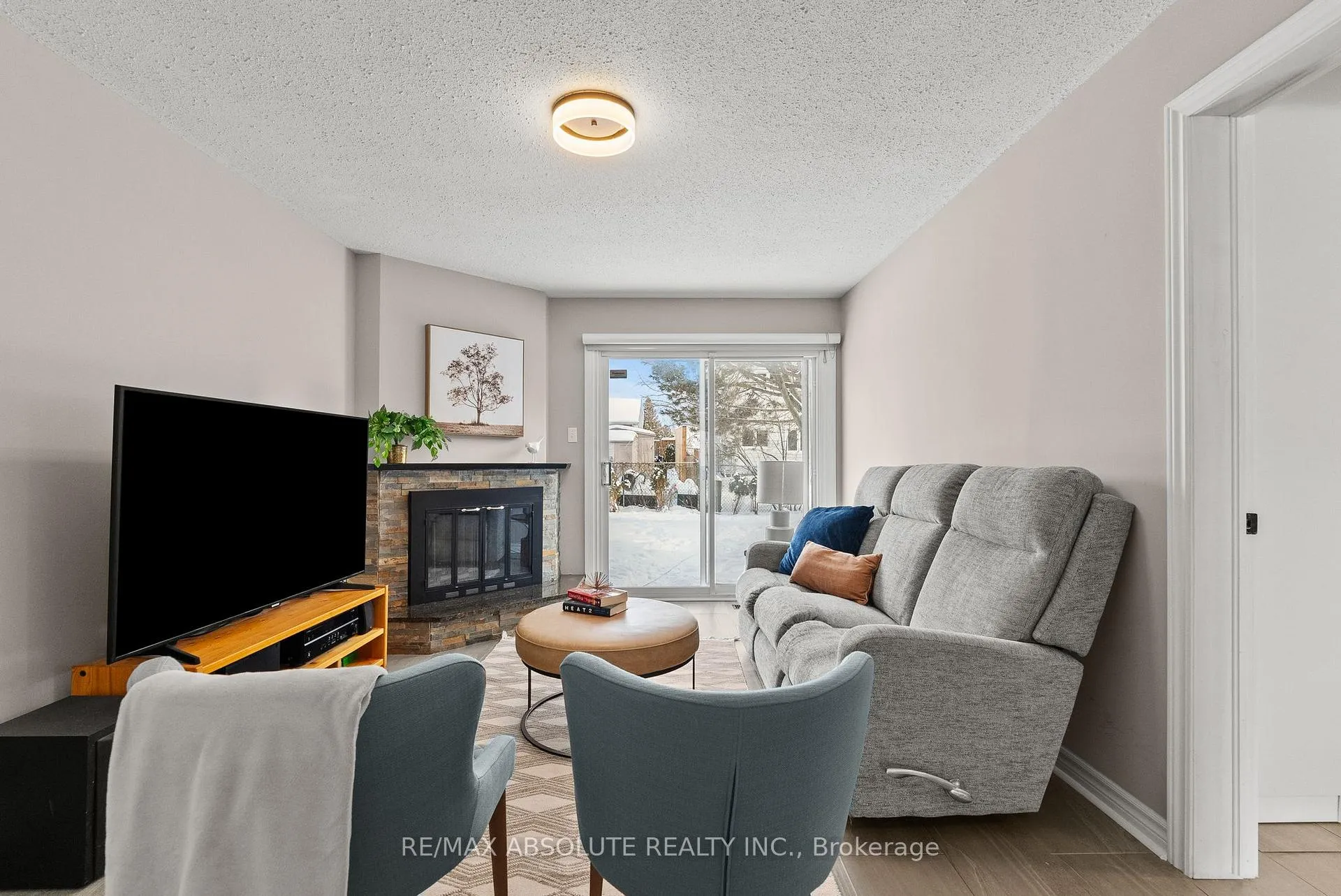 Photo 17 of 29 Bentworth Crescent, Ottawa, Craig Henry/Woodvale — HOMEH