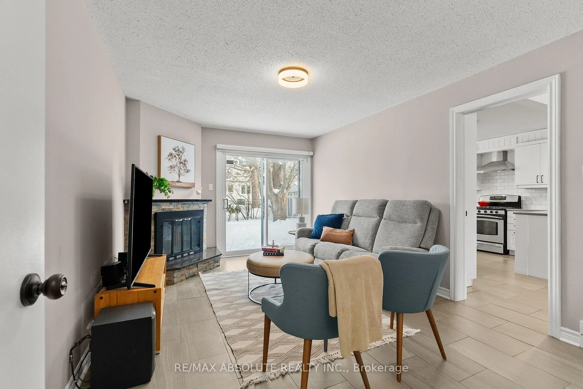 Photo 18 of 29 Bentworth Crescent, Ottawa, Craig Henry/Woodvale — HOMEH