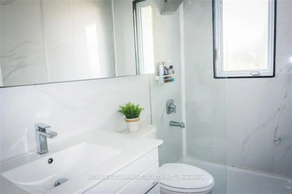 Photo 12 of 6465 Twenty Road E, Hamilton, Hannon — HOMEH