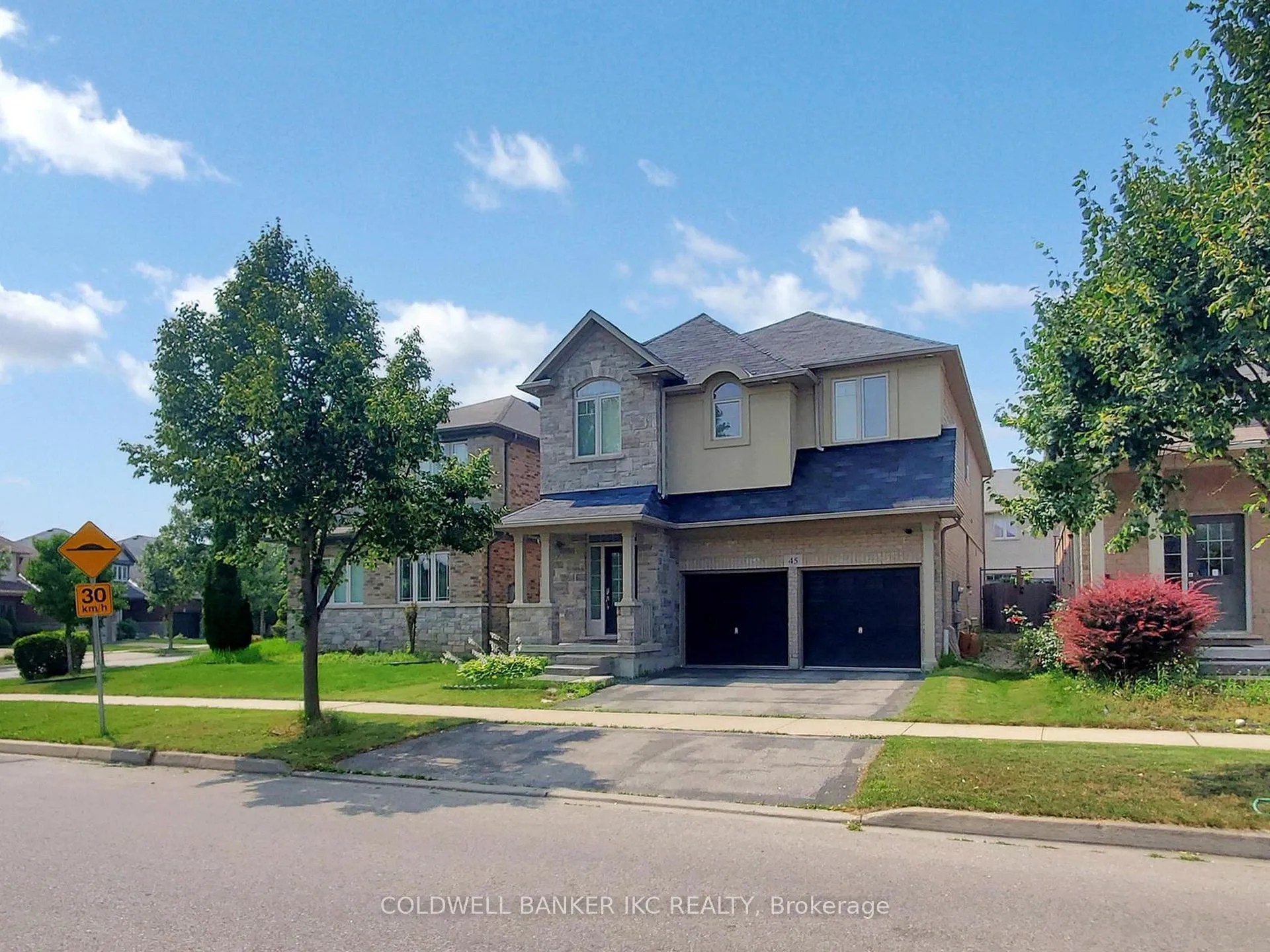 Photo 2 of 45 Forest Creek Drive, Kitchener, Doon South — HOMEH