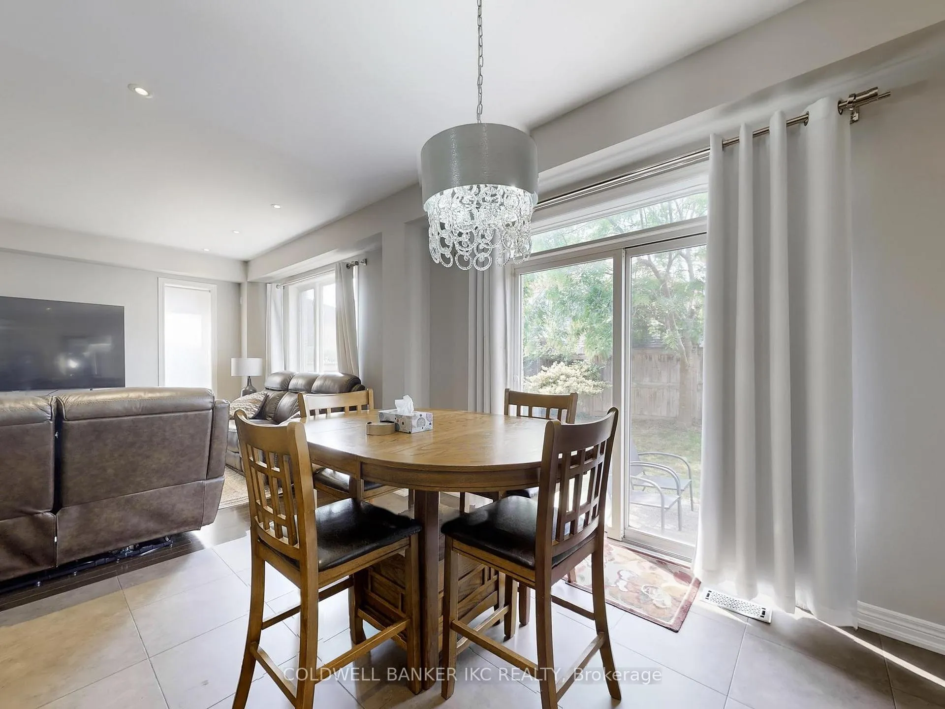 Photo 18 of 45 Forest Creek Drive, Kitchener, Doon South — HOMEH