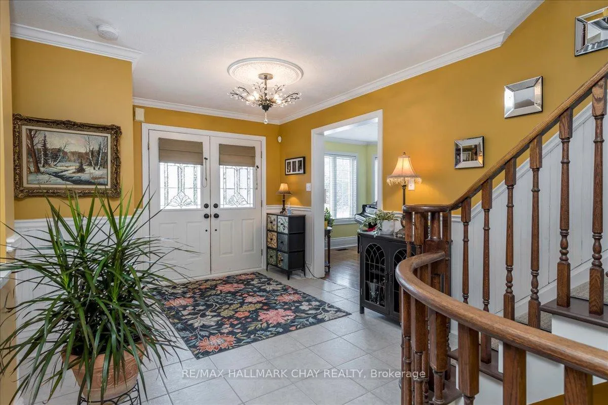 Photo 3 of 2327 Jack Crescent, Innisfil, Alcona — HOMEH