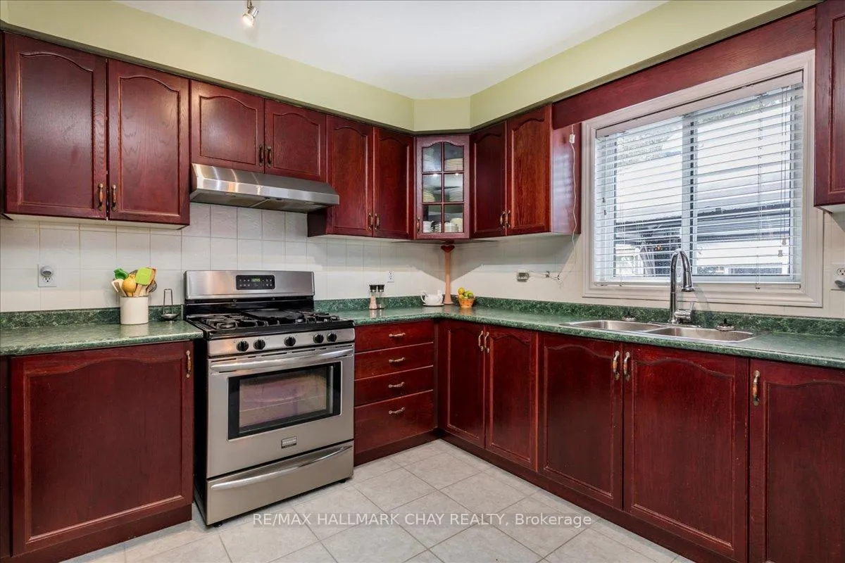 Photo 8 of 2327 Jack Crescent, Innisfil, Alcona — HOMEH