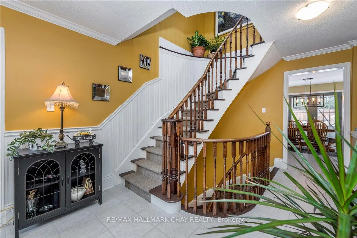 Photo 12 of 2327 Jack Crescent, Innisfil, Alcona — HOMEH
