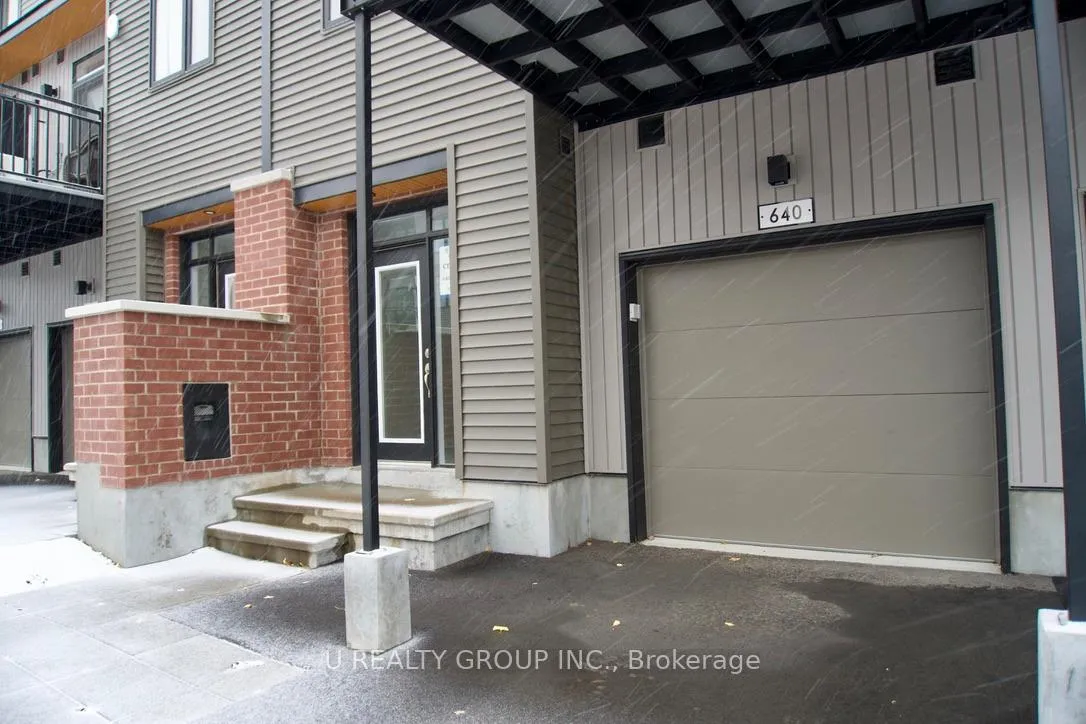 Photo 2 of 640 Corporal Private, Ottawa, Blossom Park/Kemp Park/Findlay Creek — HOMEH