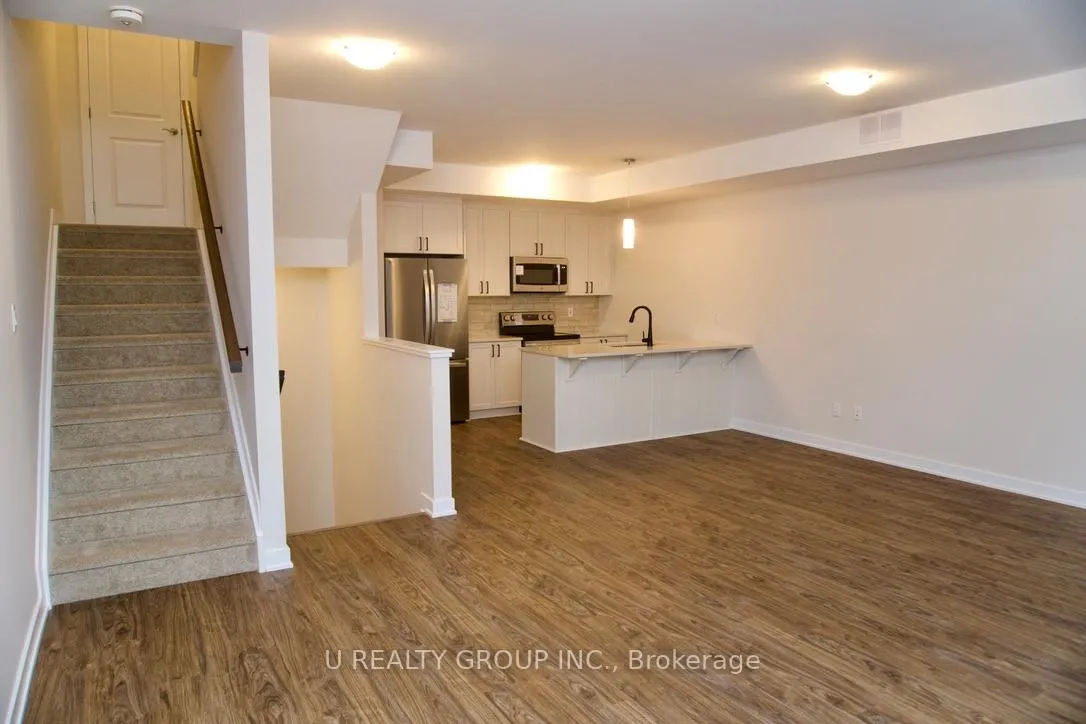 Photo 6 of 640 Corporal Private, Ottawa, Blossom Park/Kemp Park/Findlay Creek — HOMEH