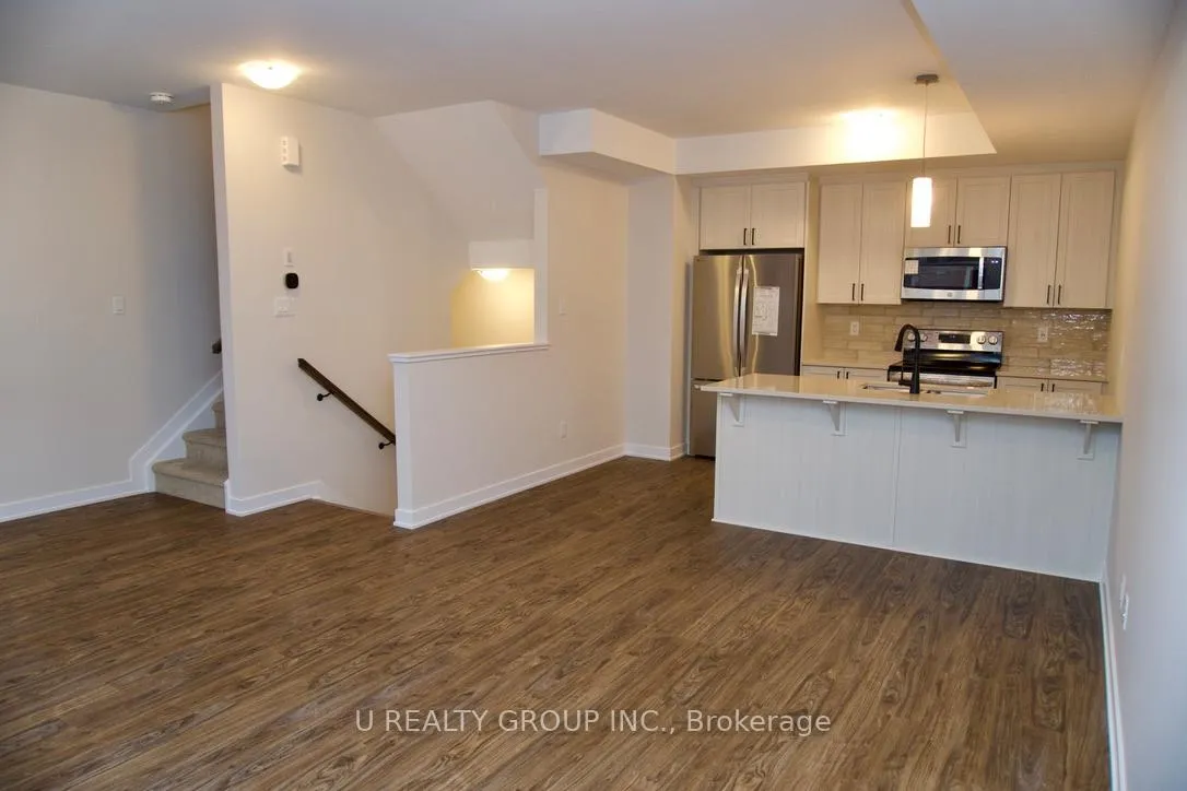 Photo 7 of 640 Corporal Private, Ottawa, Blossom Park/Kemp Park/Findlay Creek — HOMEH