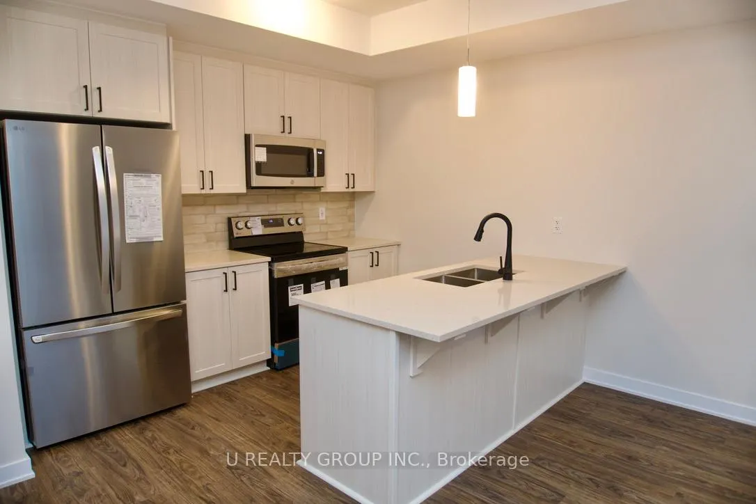 Photo 10 of 640 Corporal Private, Ottawa, Blossom Park/Kemp Park/Findlay Creek — HOMEH