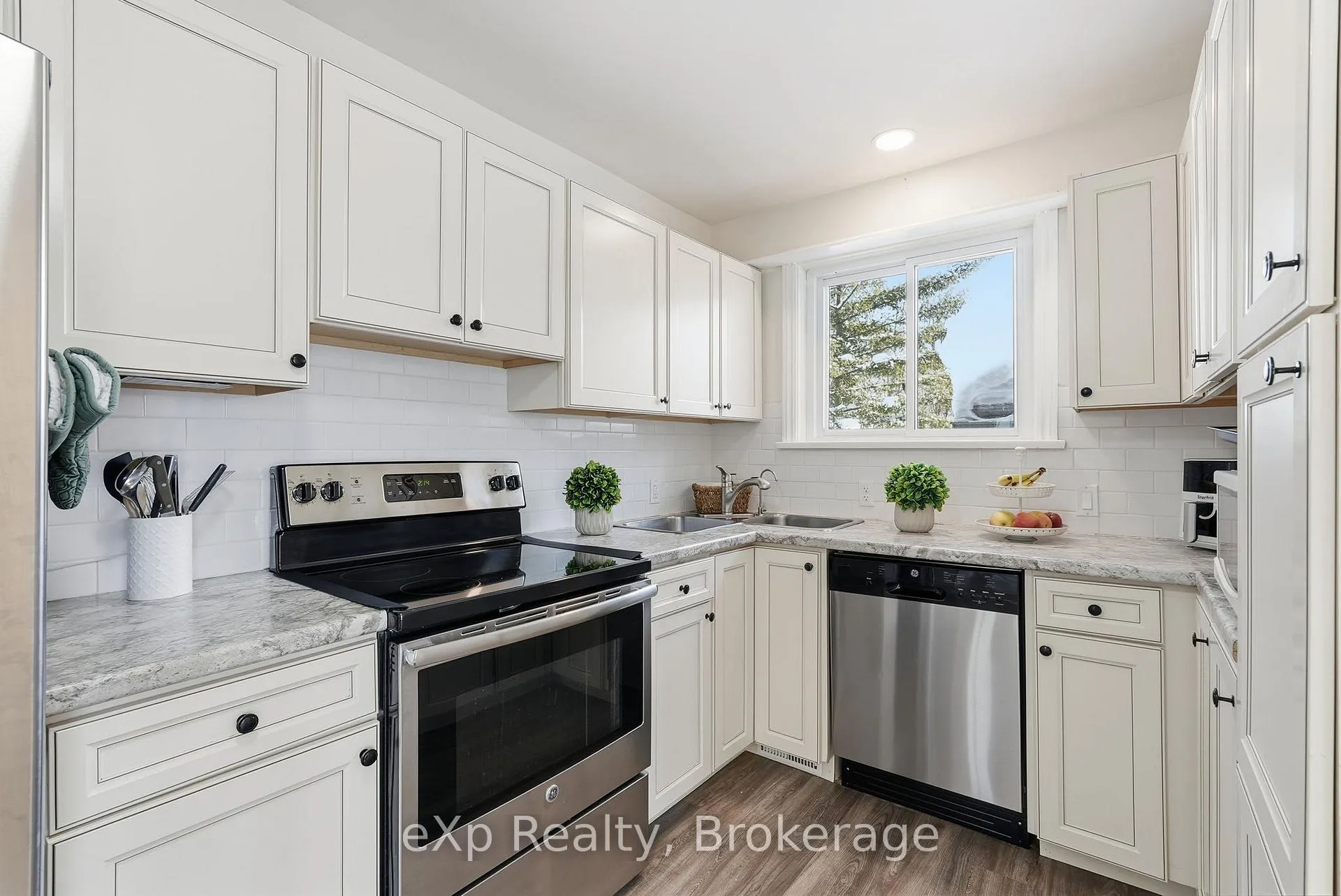 Photo 13 of 175 Colcleugh Avenue, Wellington North, Mount Forest — HOMEH