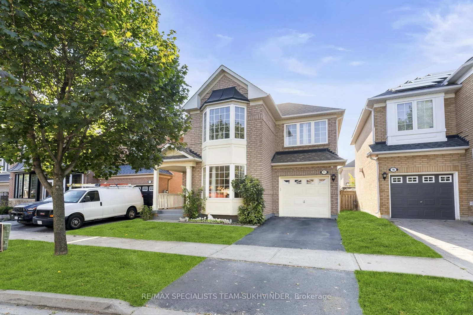 Photo 1 of 14 Tower Bridge Crescent, Markham, Berczy — HOMEH